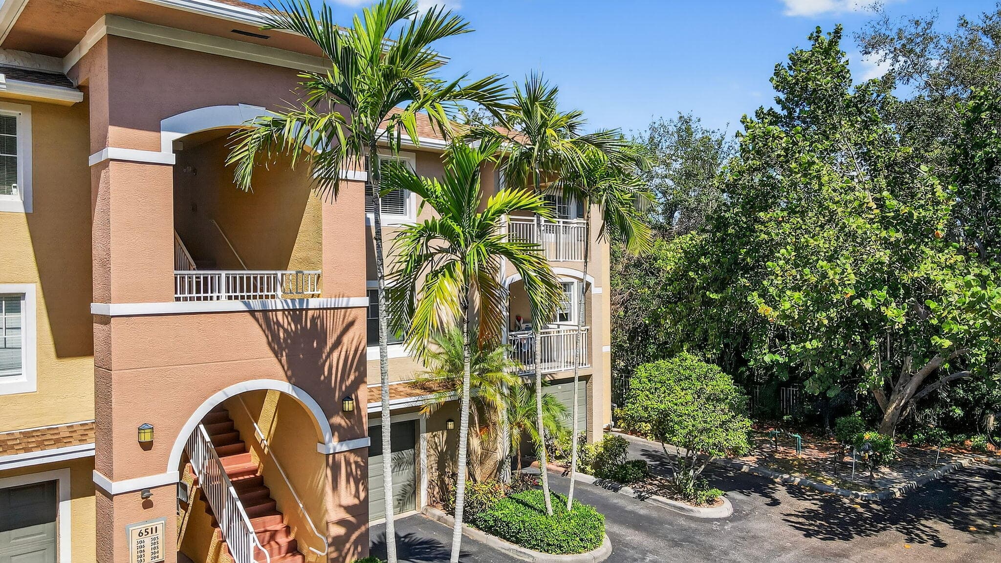 6511 Emerald Dunes Drive 304, West Palm Beach, FL 33411 — photo 2 of 75