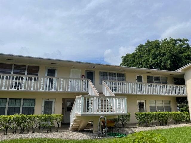 226 Canturbury J, West Palm Beach, FL 33417 — photo 2 of 24