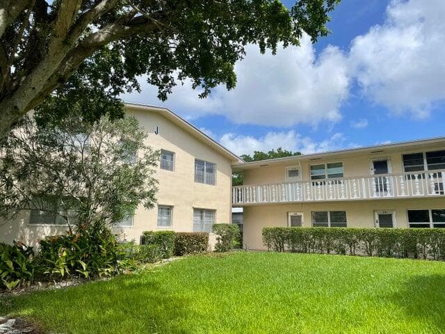 226 Canturbury J, West Palm Beach, FL 33417 — photo 3 of 24