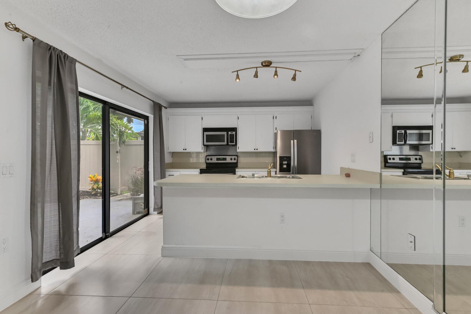 7315 73rd Way, West Palm Beach, FL 33407 — photo 9 of 19