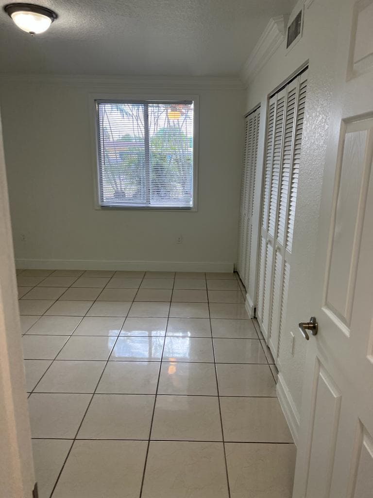 6034 Fores Hill Blvd 101, West Palm Beach, FL 33415 — photo 4 of 11