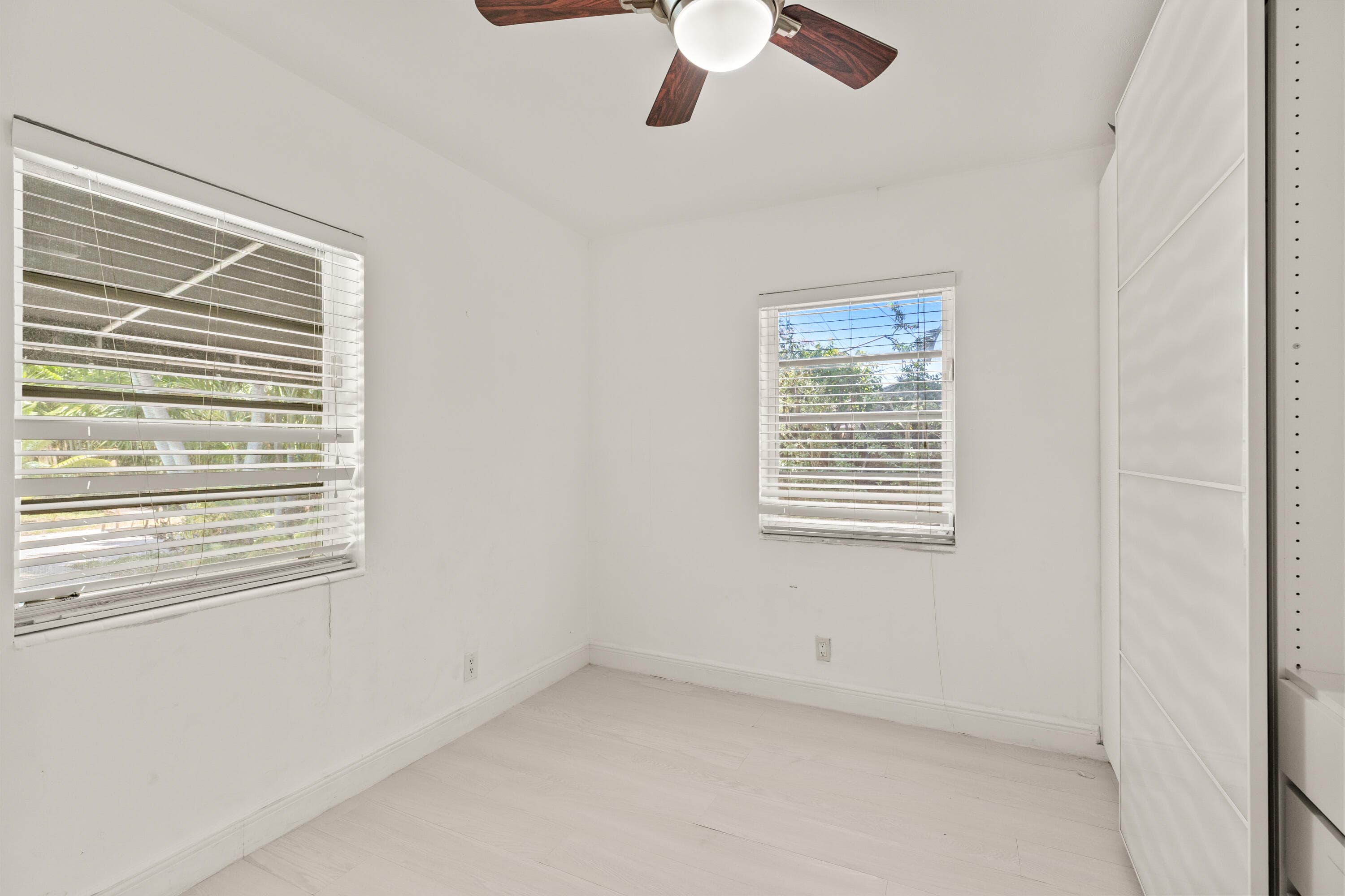 1637 N Victoria Park Road, Fort Lauderdale, FL 33305 — photo 13 of 35
