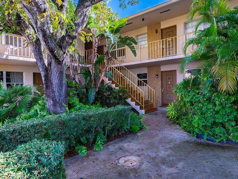 30 S J Street 16, Lake Worth Beach, FL 33460 — photo 1 of 10