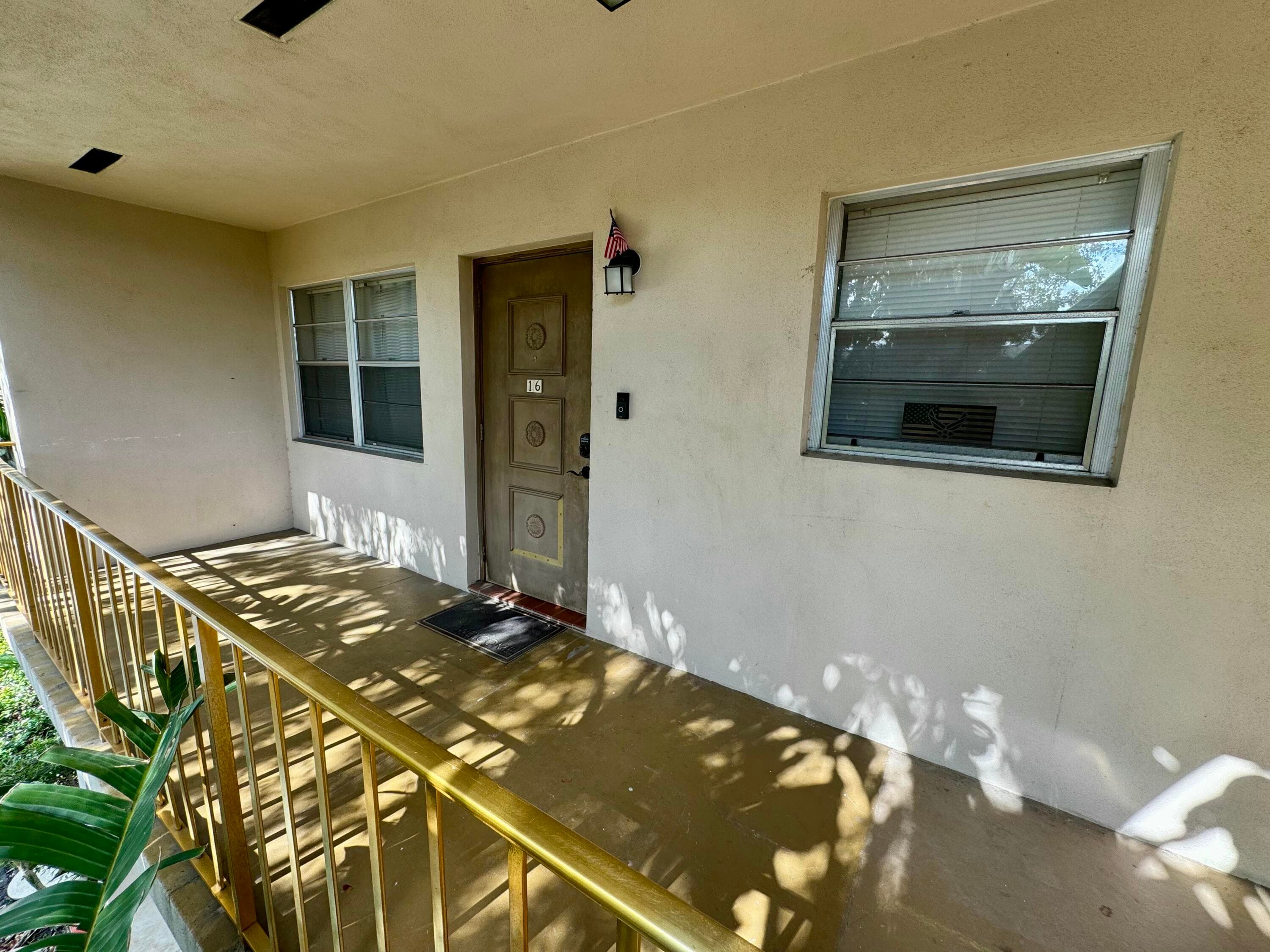 30 S J Street 16, Lake Worth Beach, FL 33460 — photo 2 of 10
