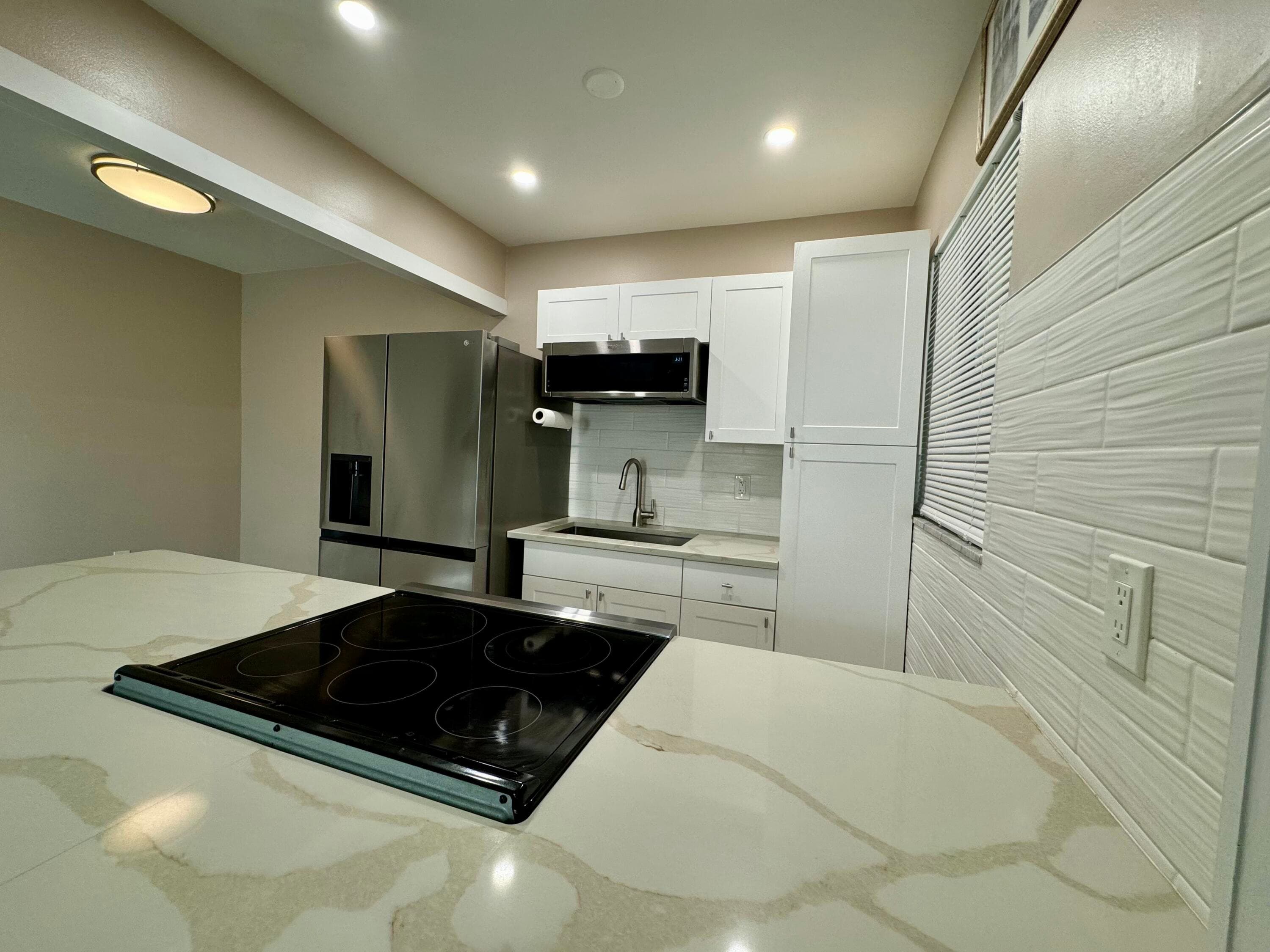 30 S J Street 16, Lake Worth Beach, FL 33460 — photo 4 of 10