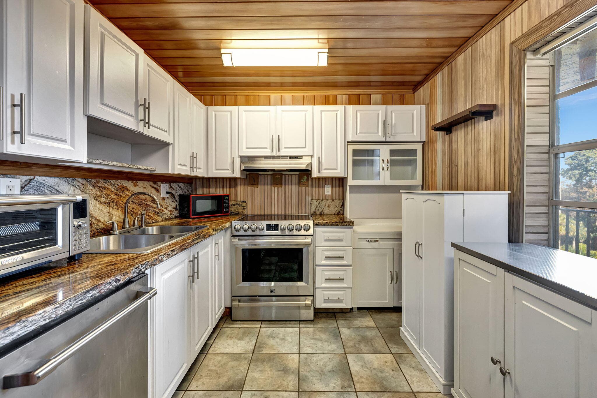 3910 Inverrary Boulevard 601-B, Lauderhill, FL 33319 — photo 16 of 56