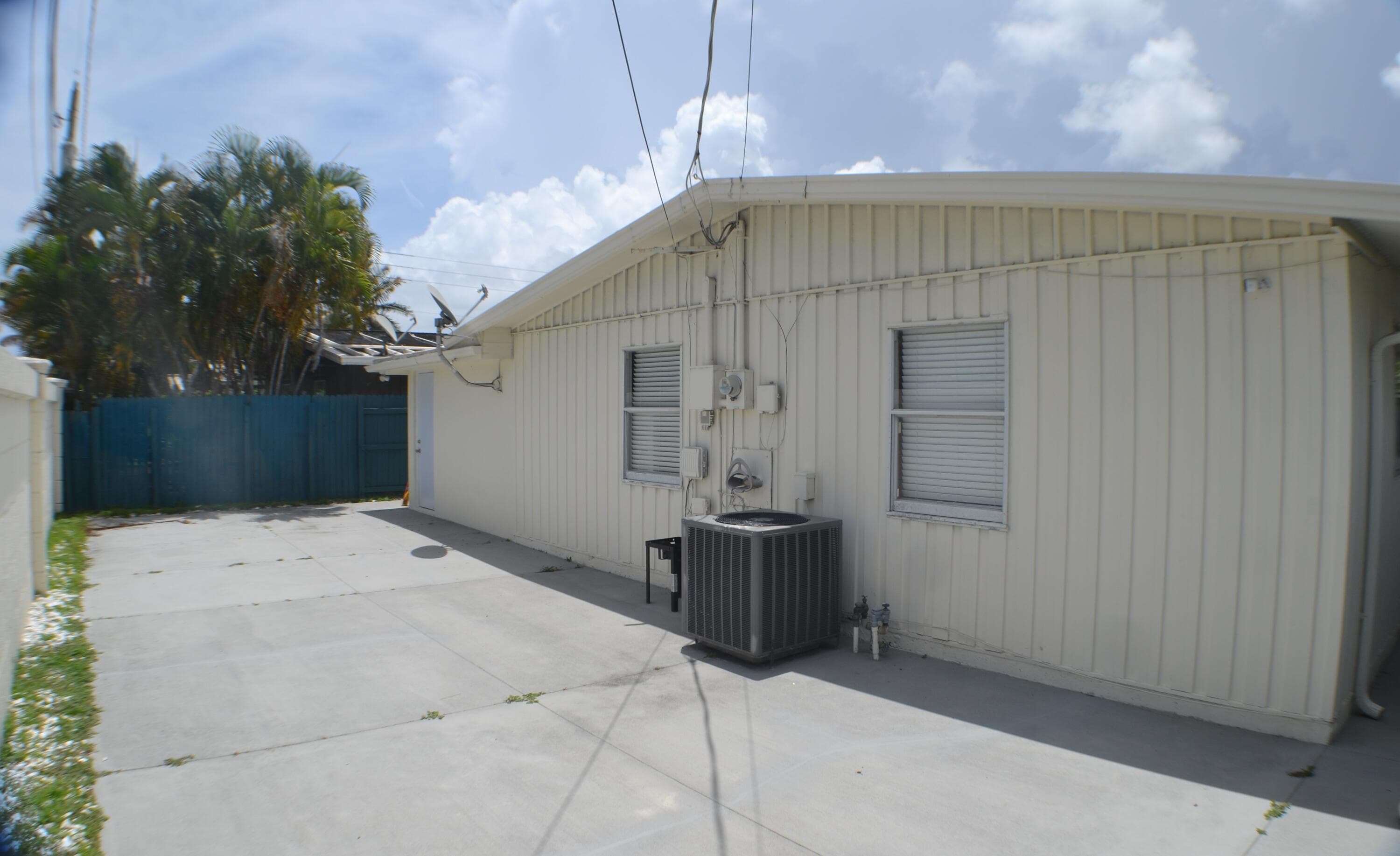 377 NW Nw 49th Street Street, Fort Lauderdale, FL 33309 — photo 4 of 17