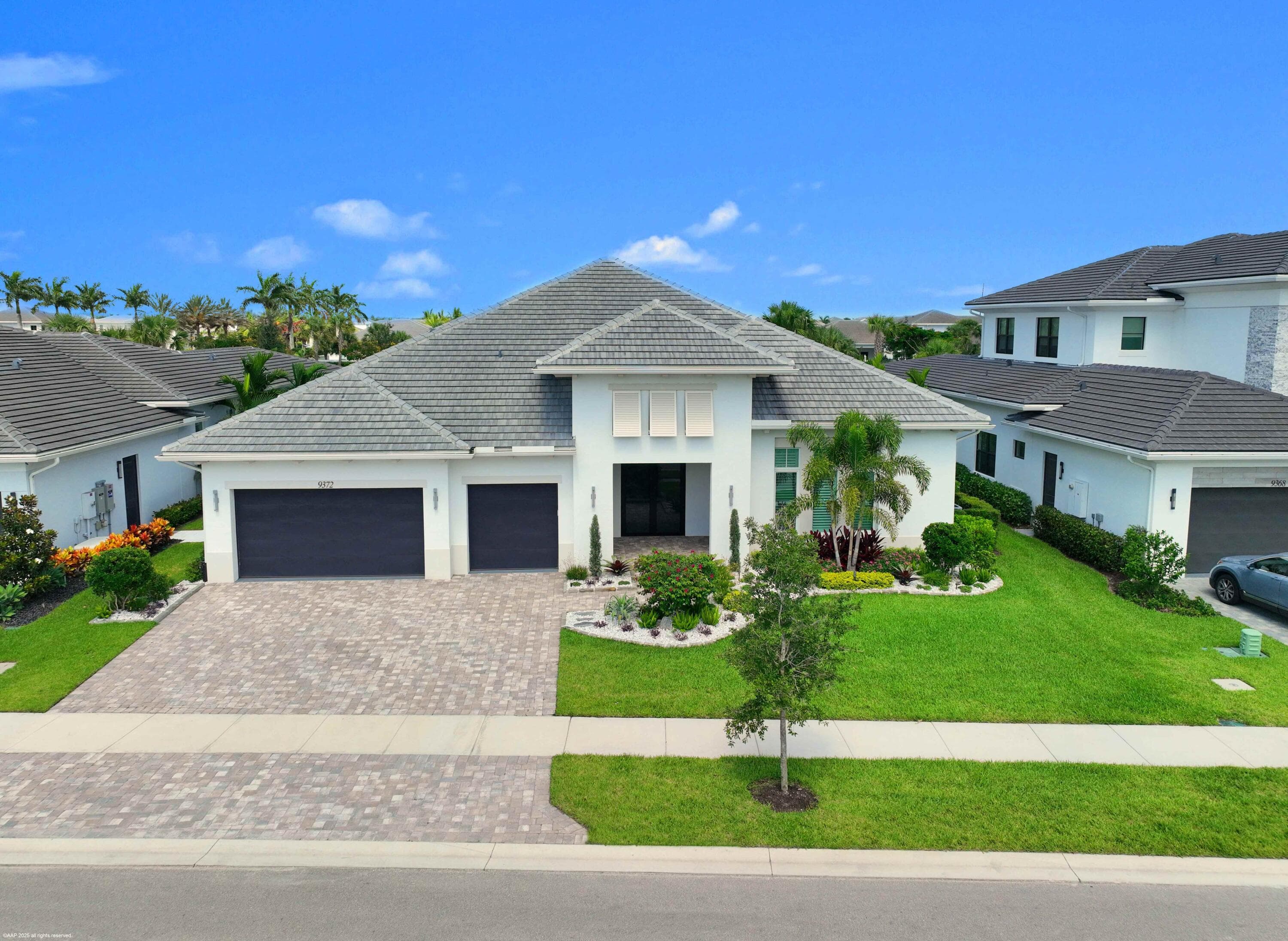 9372 Coral Isles Circle, Palm Beach Gardens, FL 33412 — photo 1 of 60