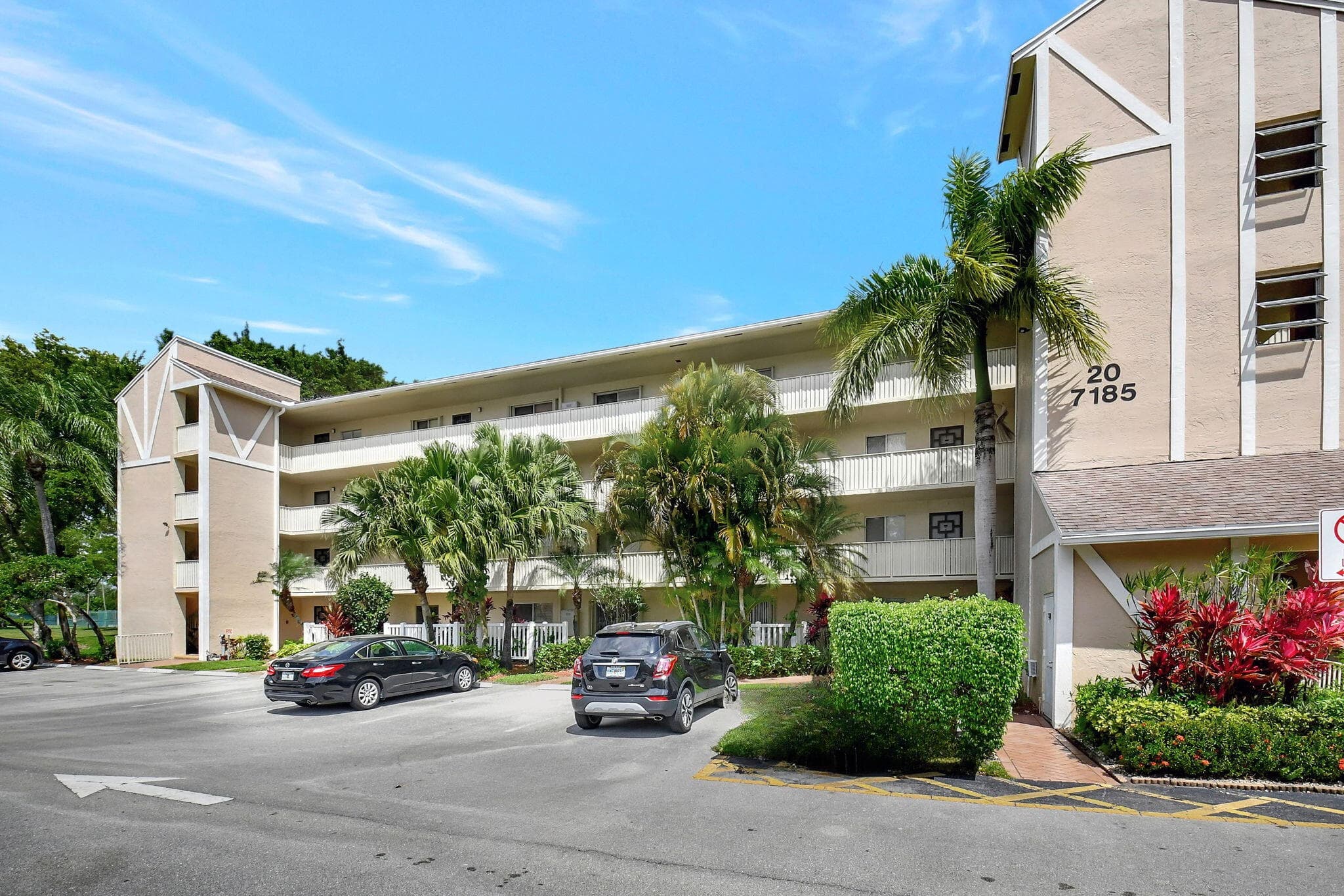 7185 Huntington Lane 301, Delray Beach, FL 33446 — photo 1 of 22