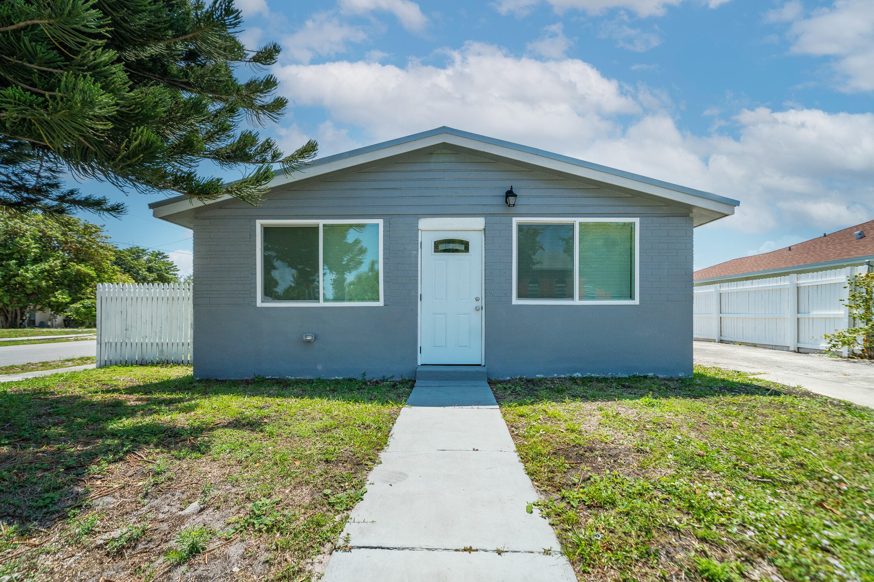 602 NW 1st Street, Delray Beach, FL 33444 — photo 1 of 29