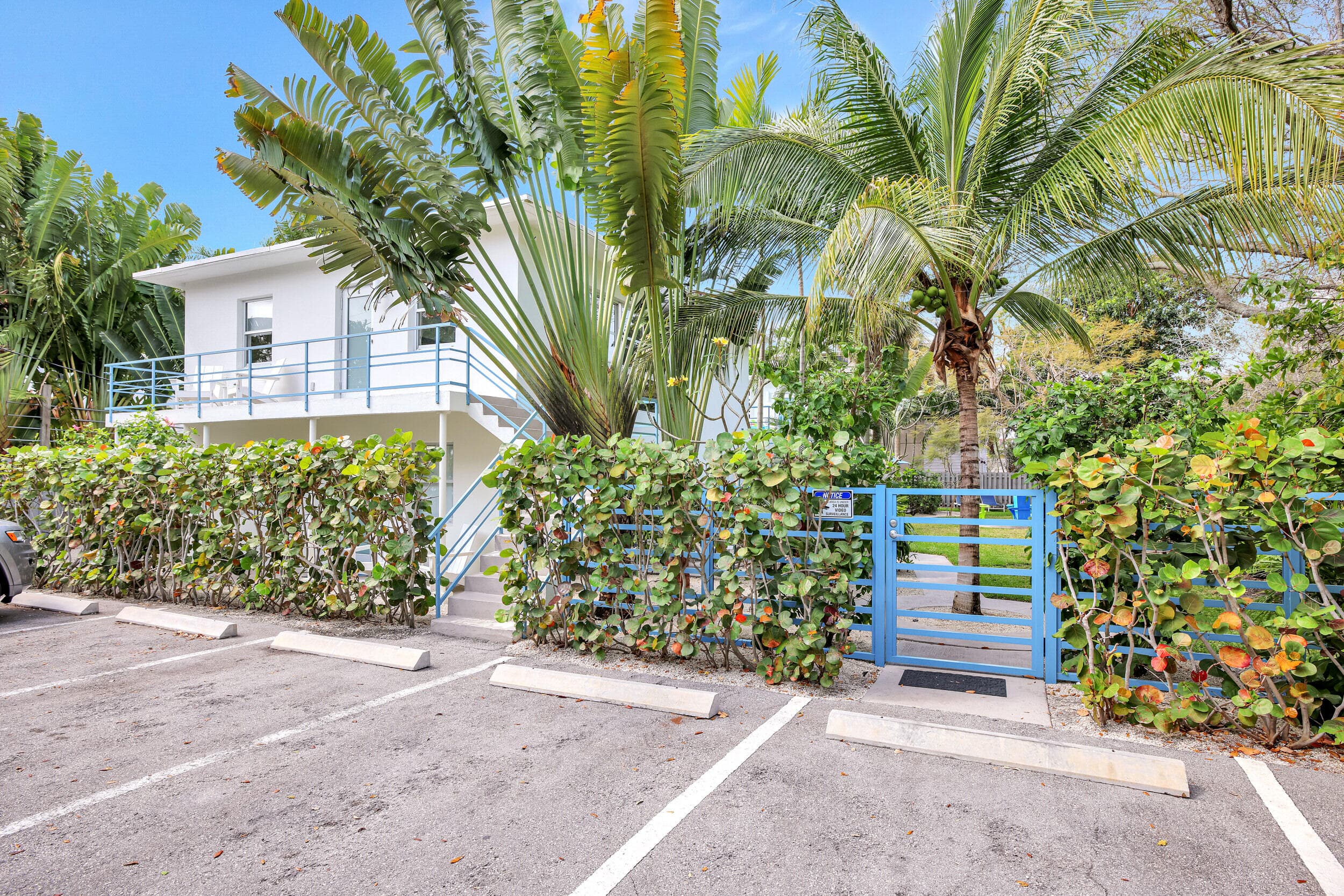 625 NE 13th Avenue, Fort Lauderdale, FL 33304 — photo 5 of 93