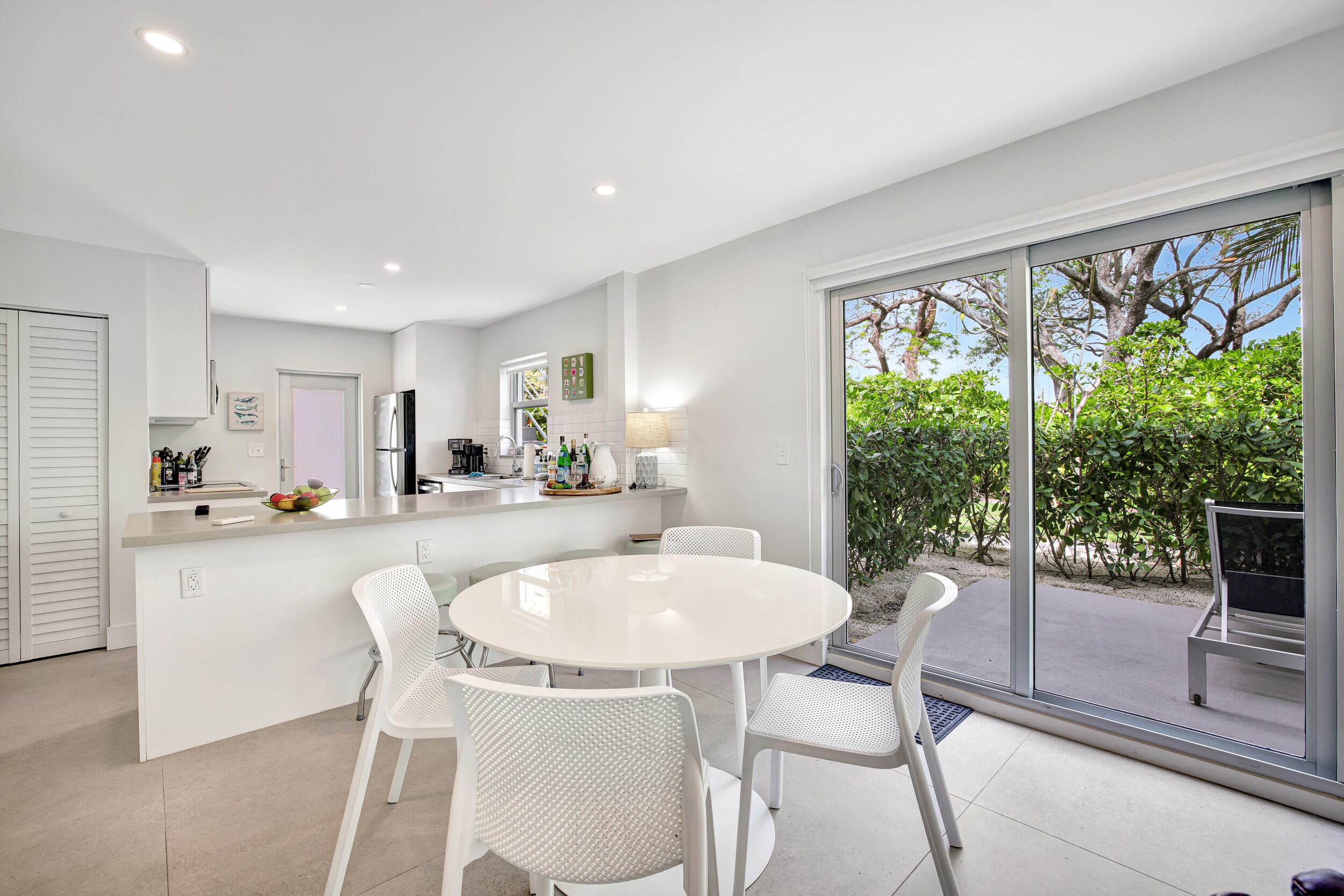 625 NE 13th Avenue, Fort Lauderdale, FL 33304 — photo 14 of 93