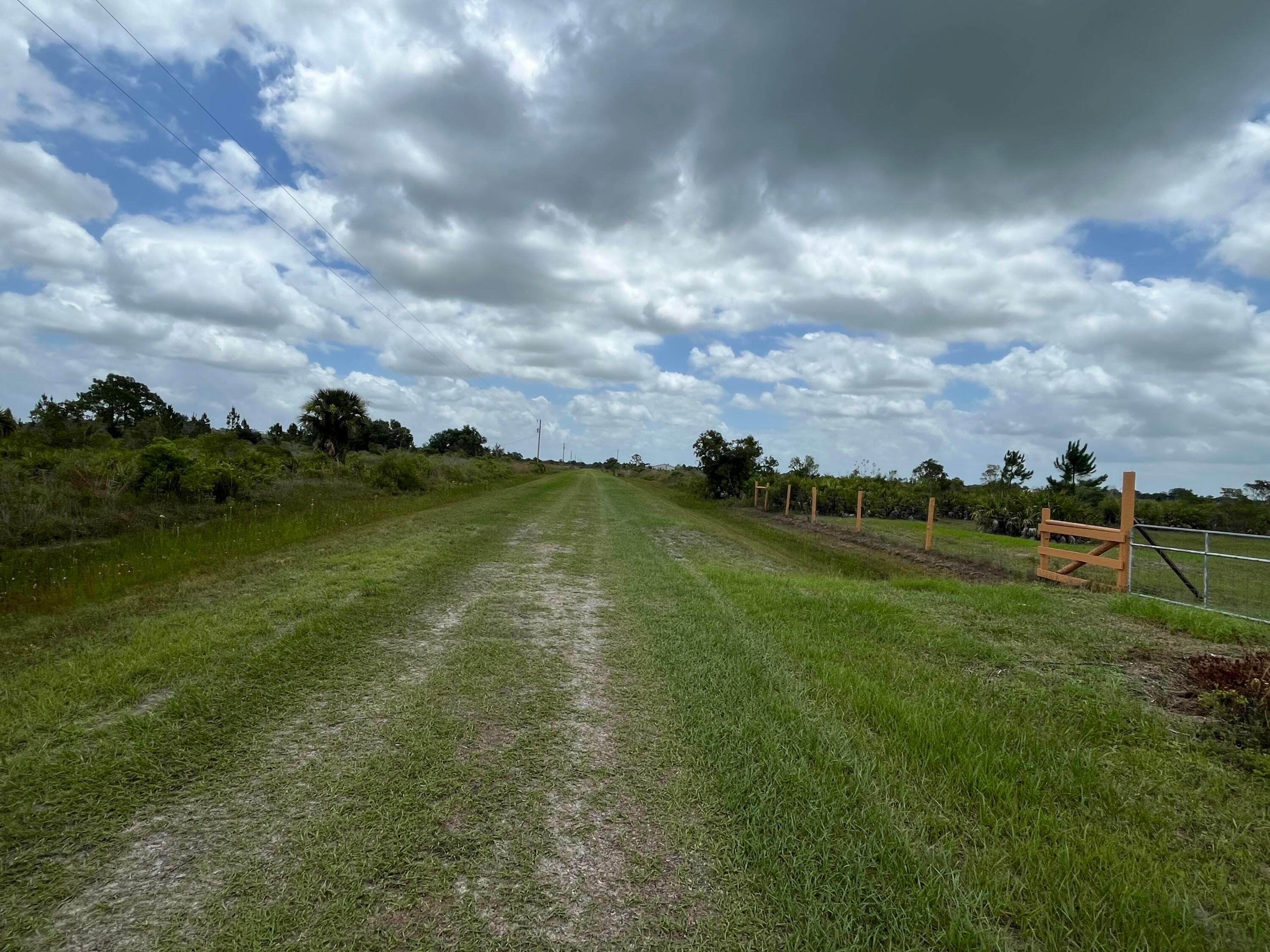 19092 NW 250th Street, Okeechobee, FL 34972 — photo 5 of 11