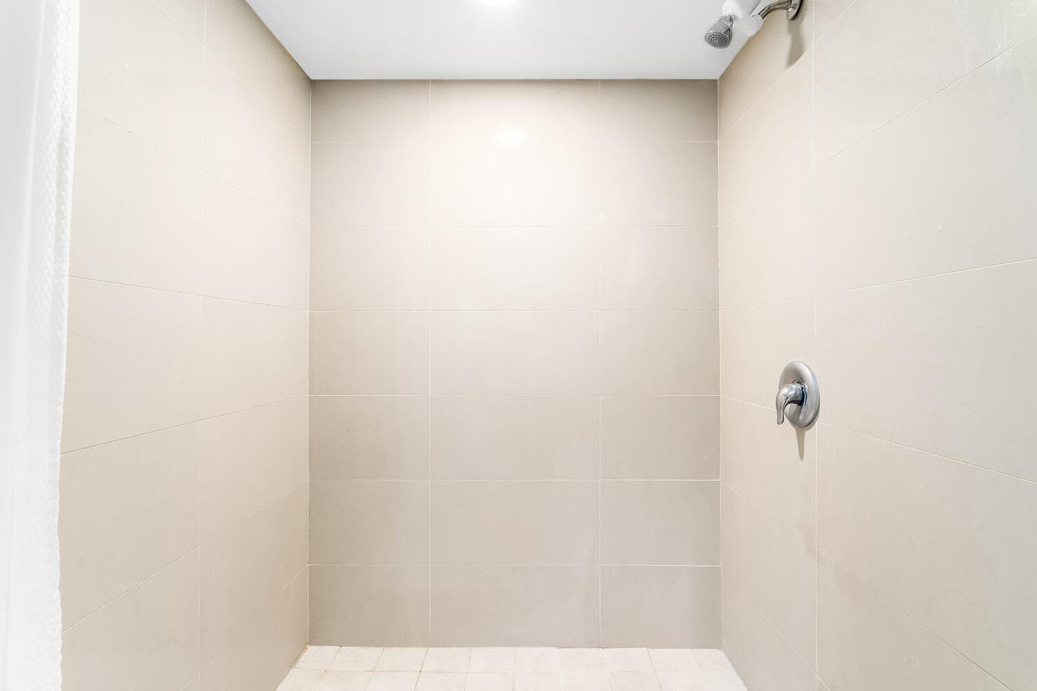 18911 Collins Avenue 506, Sunny Isles Beach, FL 33160 — photo 42 of 89