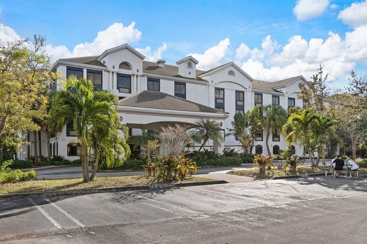 7051 Seacrest Boulevard, Lake Worth, FL 33462 — photo 4 of 52