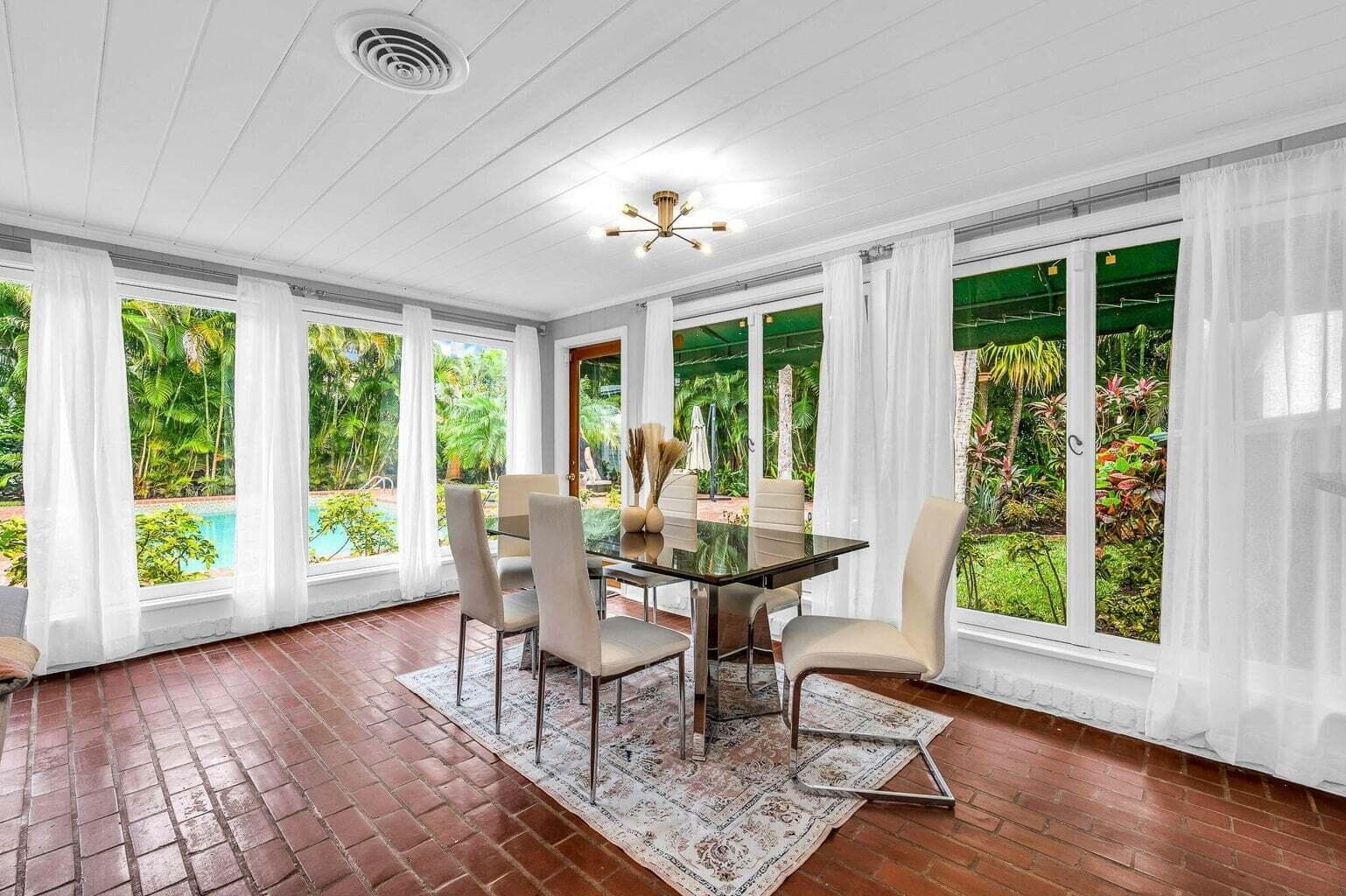 127 Miramar Way, West Palm Beach, FL 33405 — photo 12 of 26