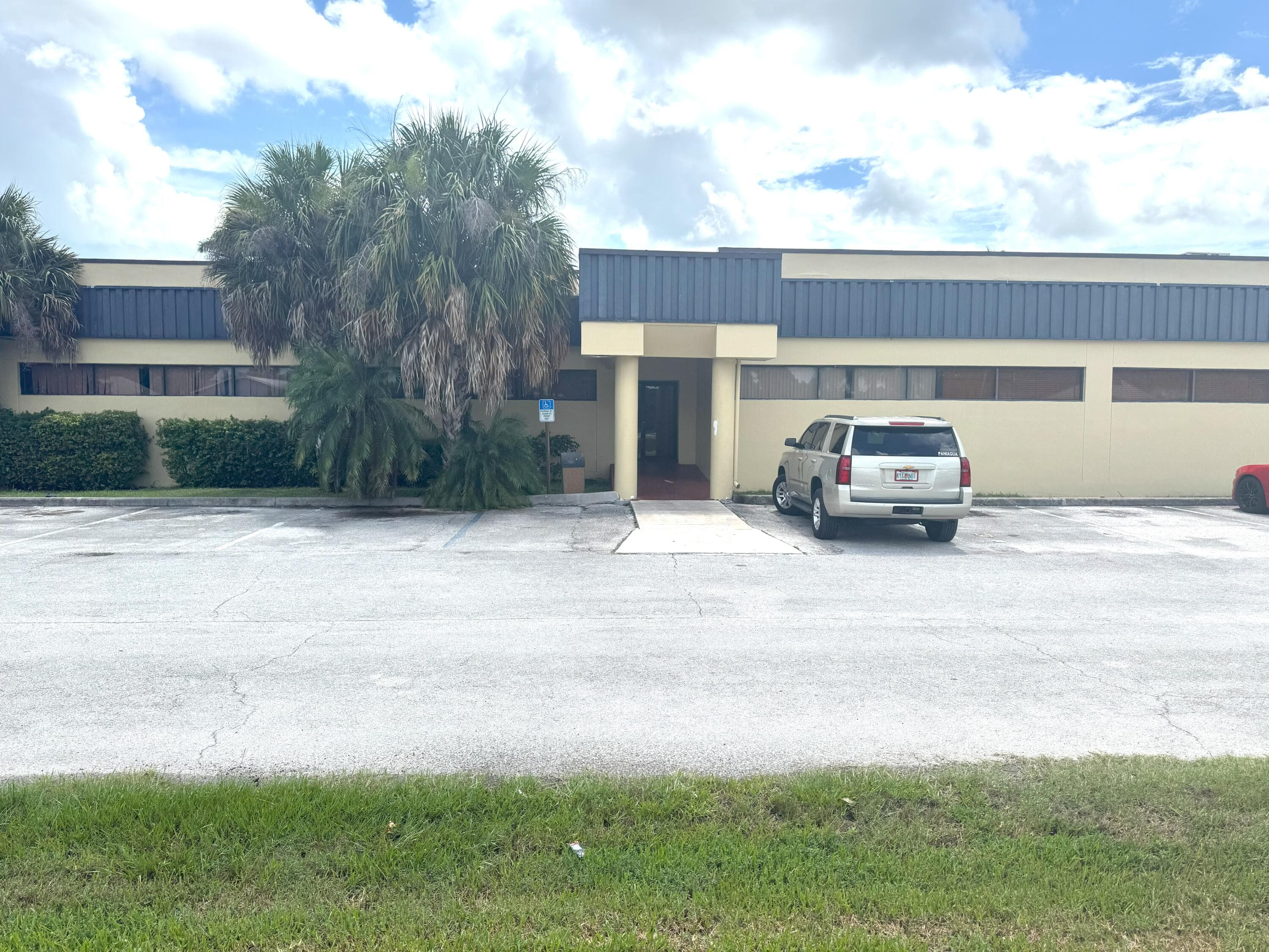 170 S Barfield Highway, Pahokee, FL 33476 — photo 1 of 18