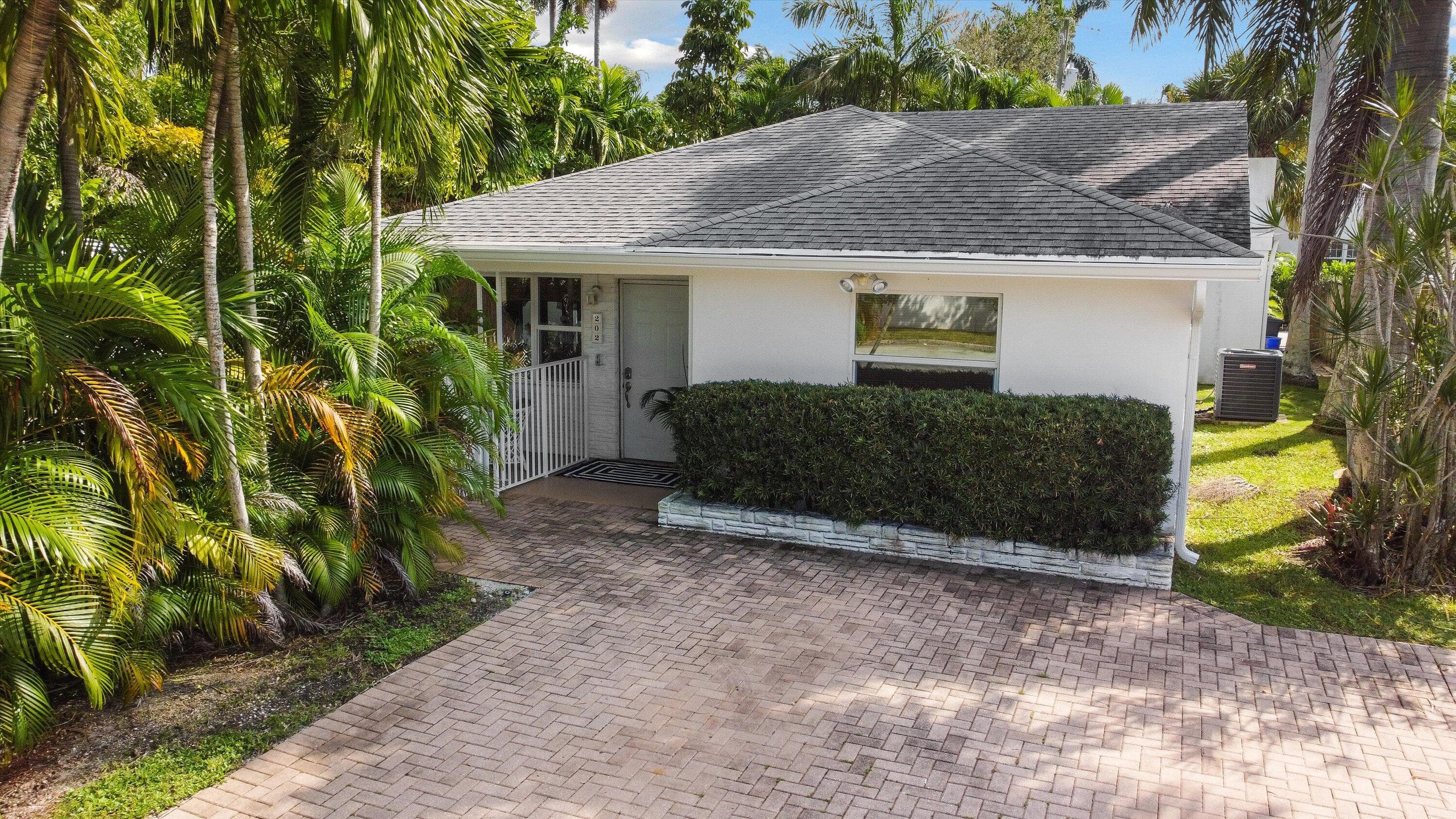 202 32nd Street, West Palm Beach, FL 33407 — photo 7 of 44