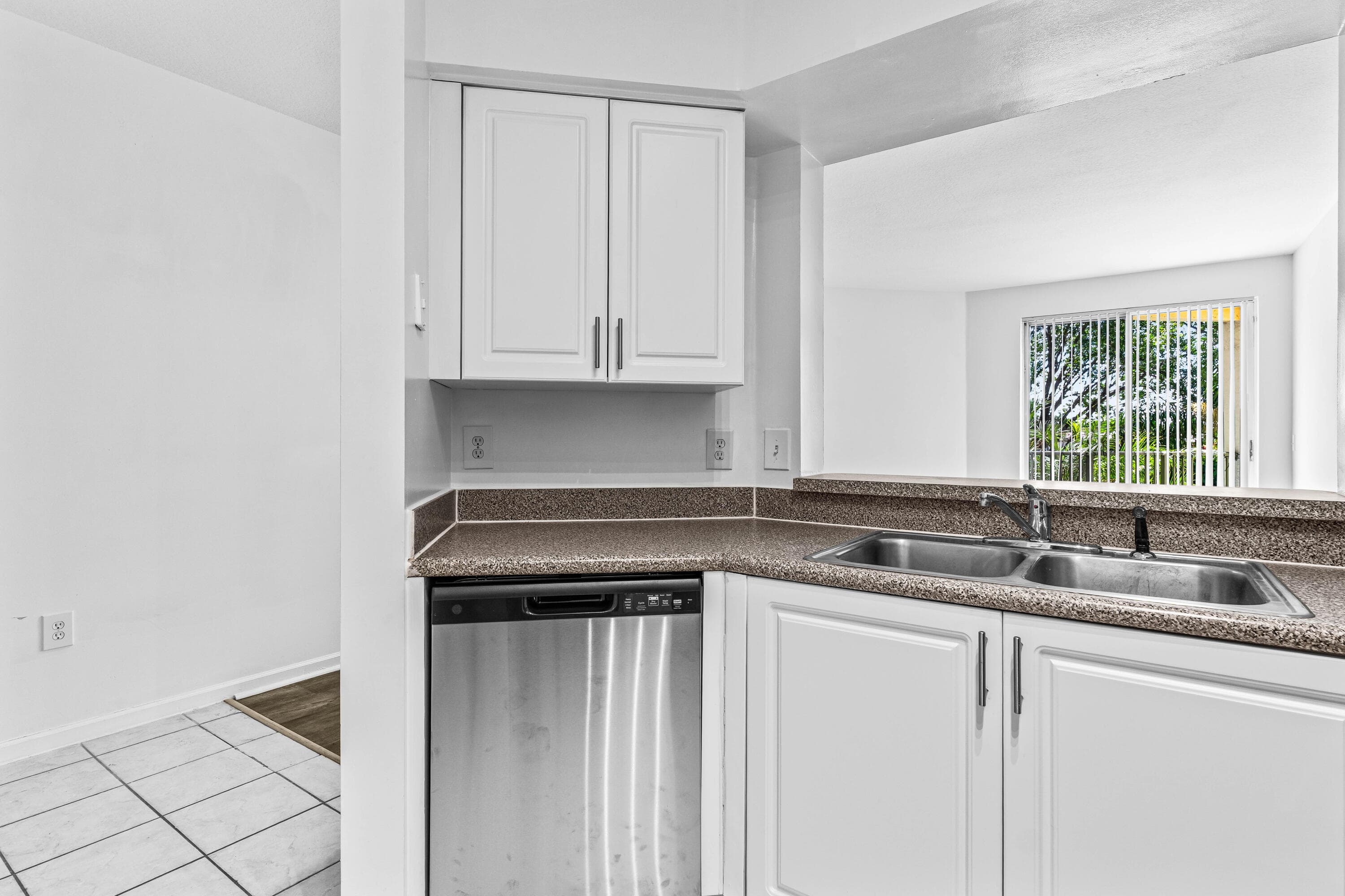 1951 Brandywine Road E 77-105, West Palm Beach, FL 33409 — photo 3 of 35