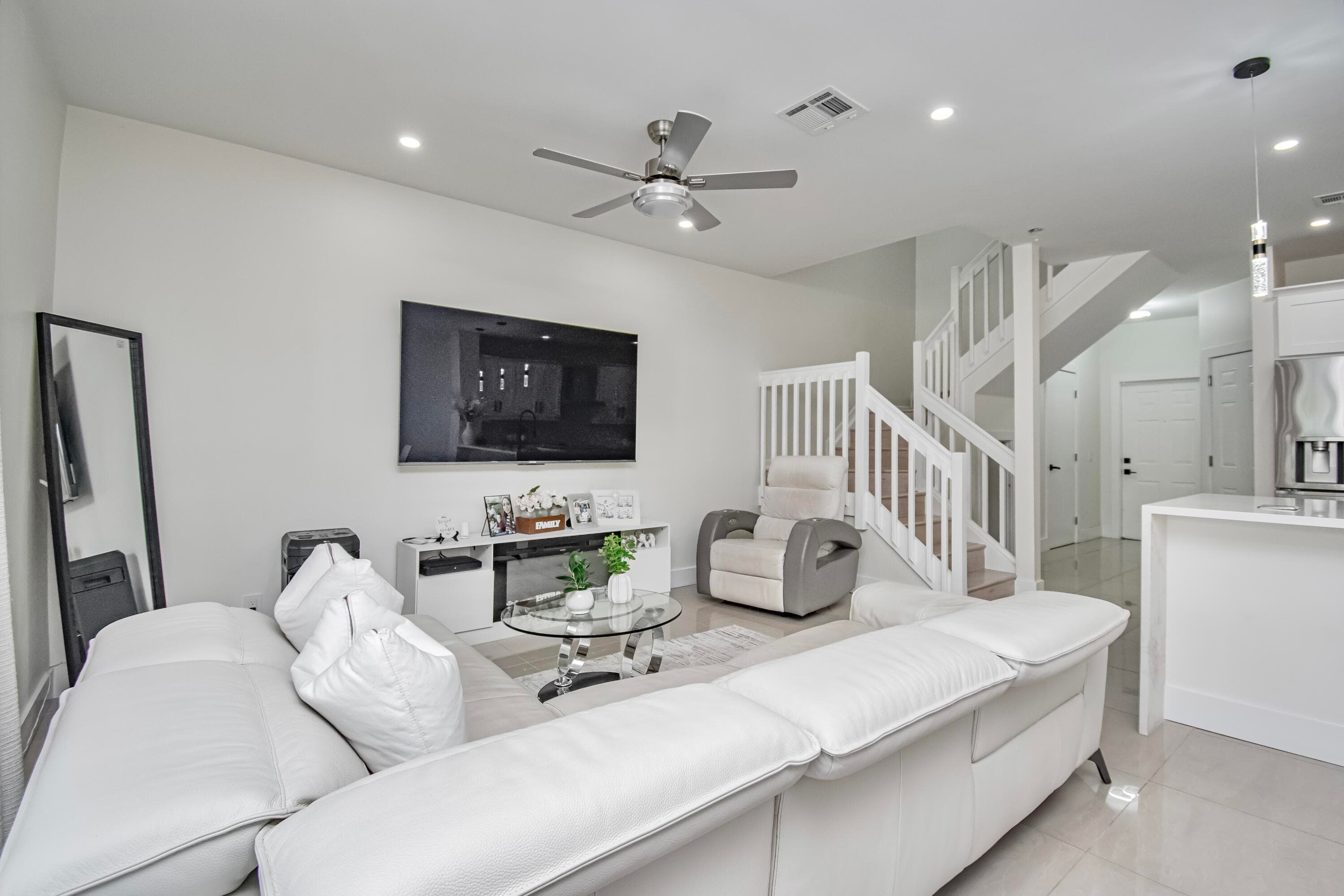 819 NW 42 Place 819, Deerfield Beach, FL 33064 — photo 12 of 21