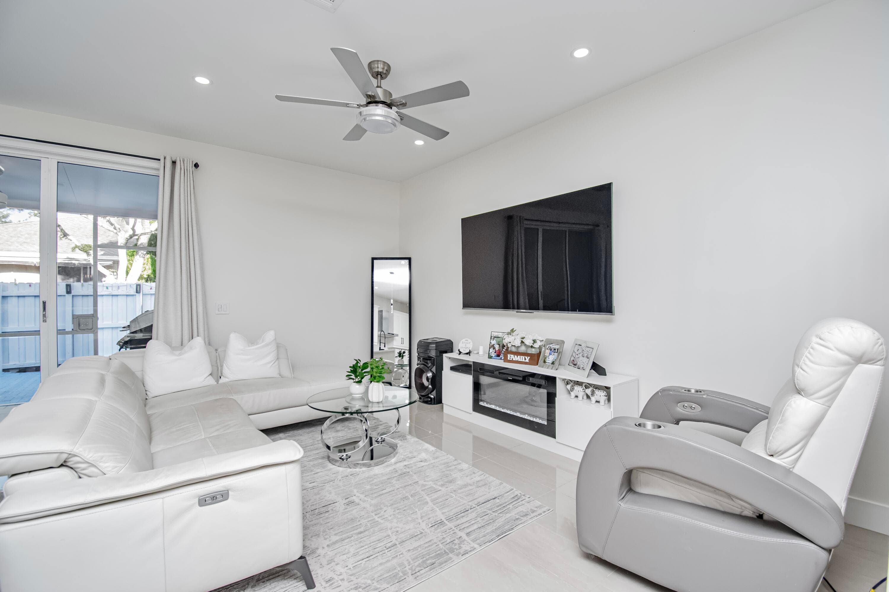 819 NW 42 Place 819, Deerfield Beach, FL 33064 — photo 11 of 21