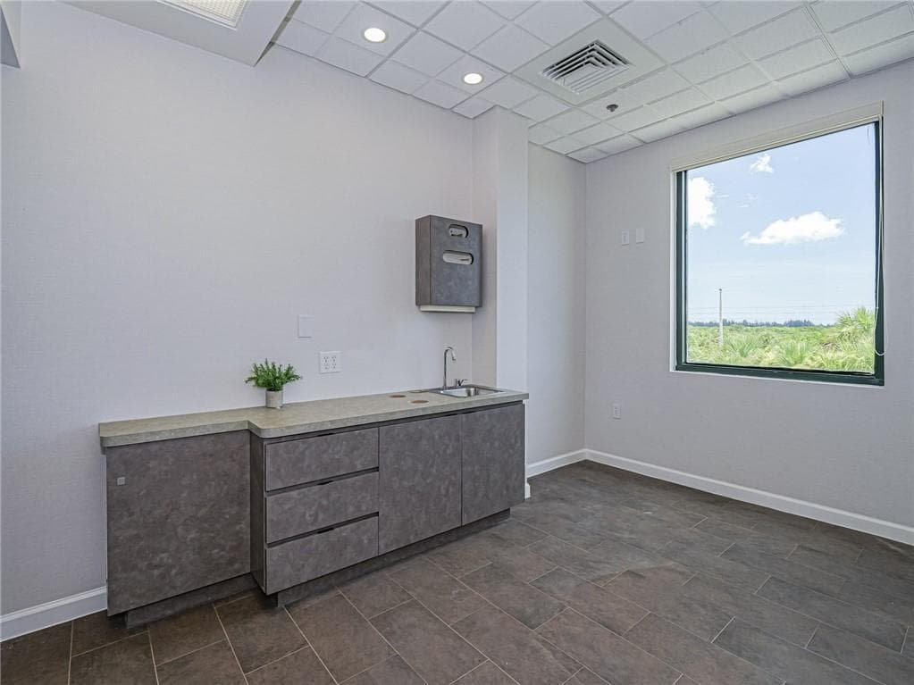3755 7th Terrace 303 Suite A, Vero Beach, FL 32960 — photo 19 of 36