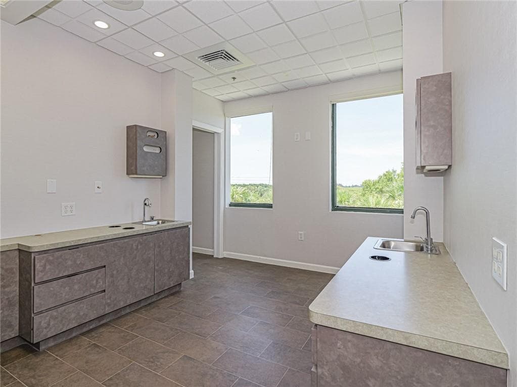 3755 7th Terrace 303 Suite A, Vero Beach, FL 32960 — photo 23 of 36