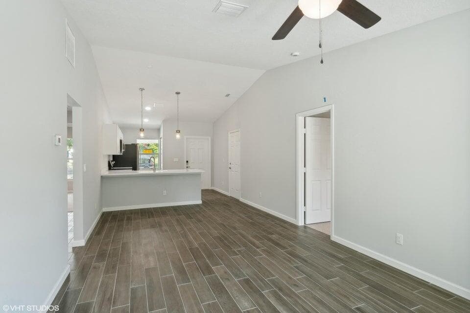 636 35th Street, West Palm Beach, FL 33407 — photo 5 of 16
