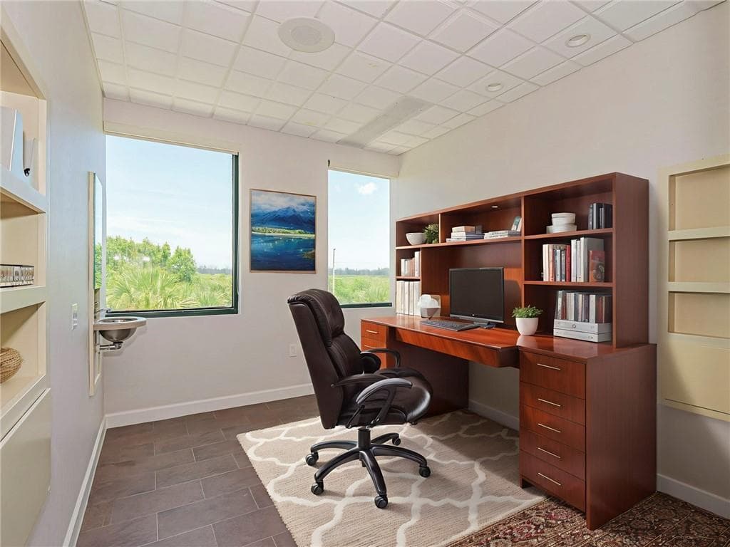 3755 7th Terrace 303 ''Suites'', Vero Beach, FL 32960 — photo 2 of 36