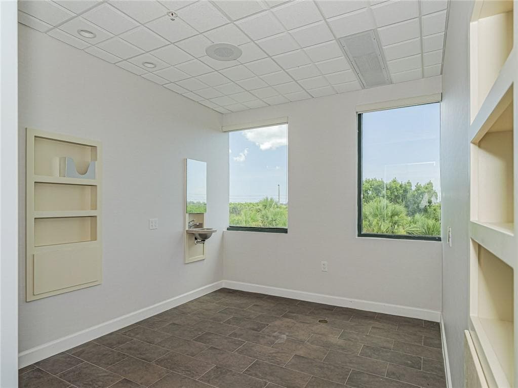3755 7th Terrace 303 ''Suites'', Vero Beach, FL 32960 — photo 14 of 36