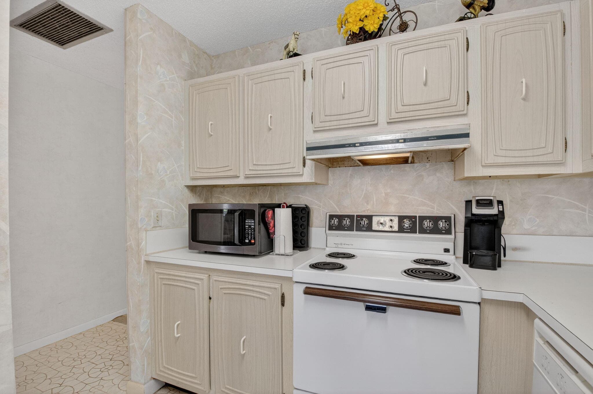 13761 Flora Place A, Delray Beach, FL 33484 — photo 17 of 55