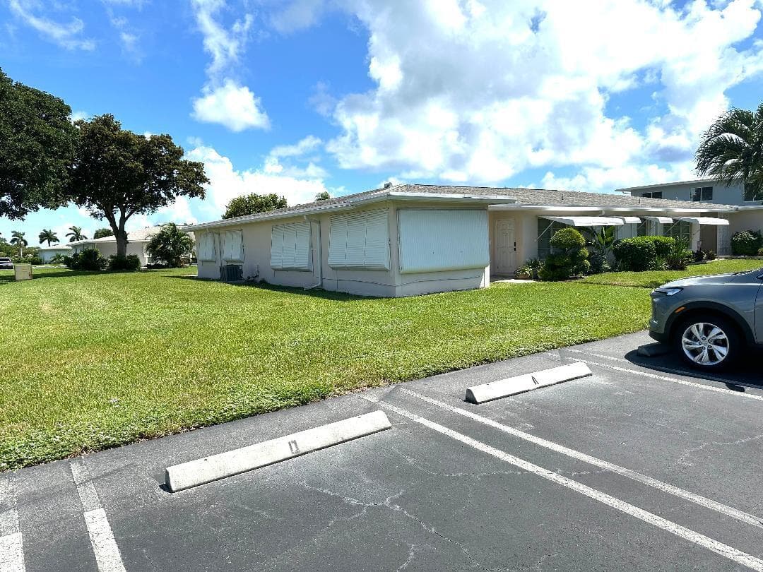 135 South Boulevard A, Boynton Beach, FL 33435 — photo 3 of 15