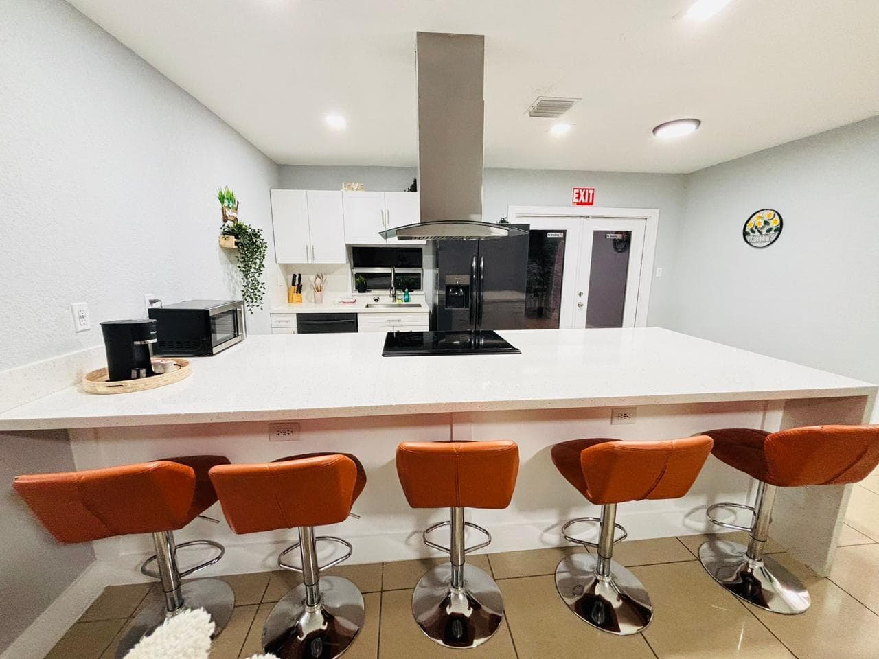 2010 NE 1st Avenue, Pompano Beach, FL 33060 — photo 9 of 34