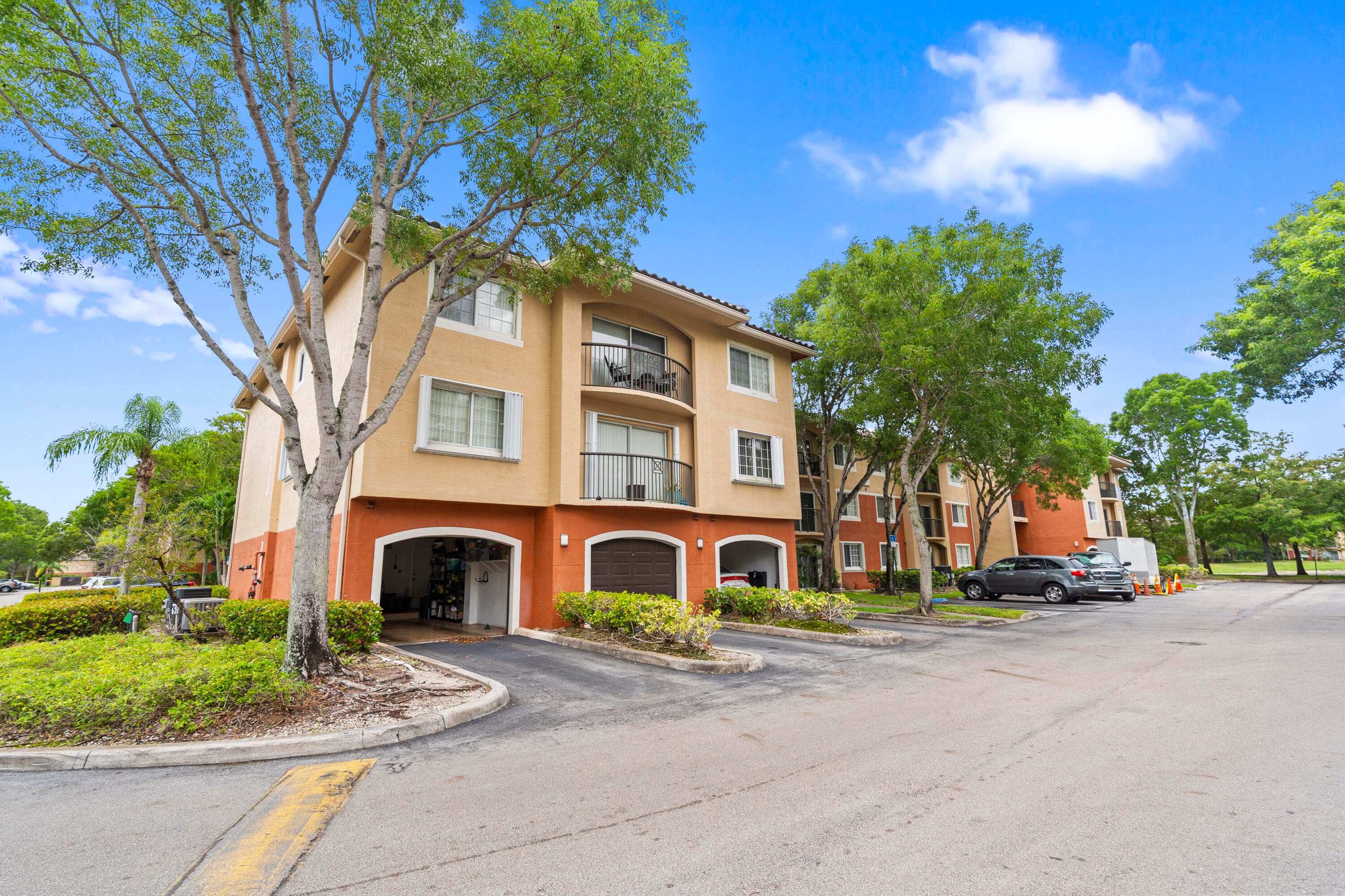 4187 N Haverhill Road 505, West Palm Beach, FL 33417 — photo 2 of 52