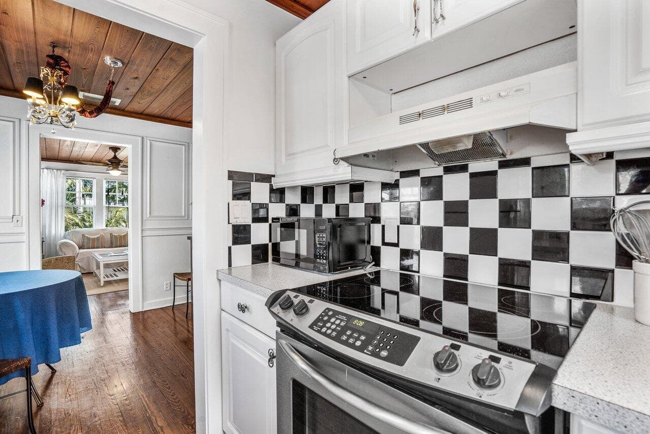 102 SE 7th Avenue Villa 2, Delray Beach, FL 33483 — photo 14 of 28