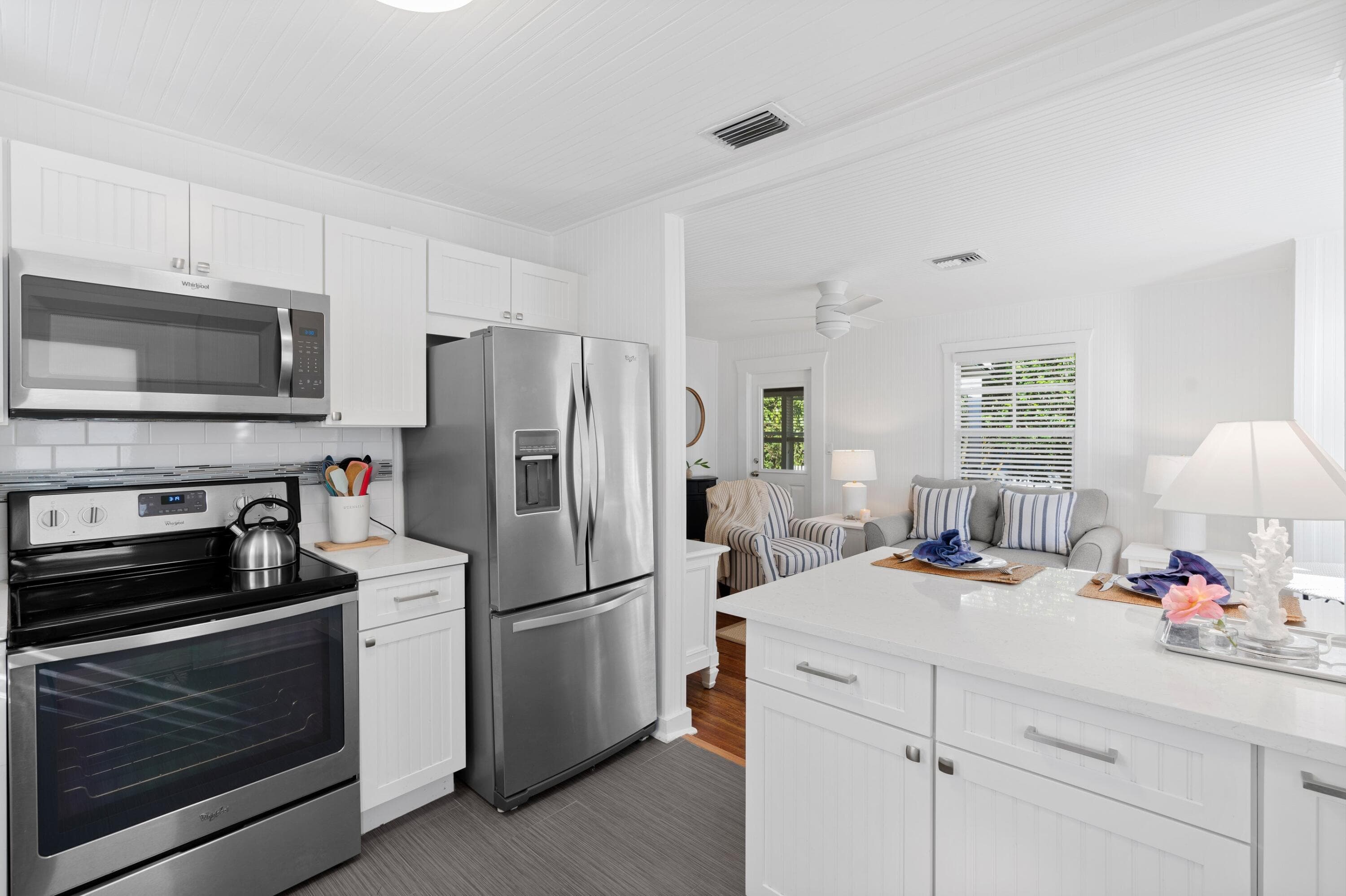 118 SE 7th Avenue, Delray Beach, FL 33483 — photo 4 of 17