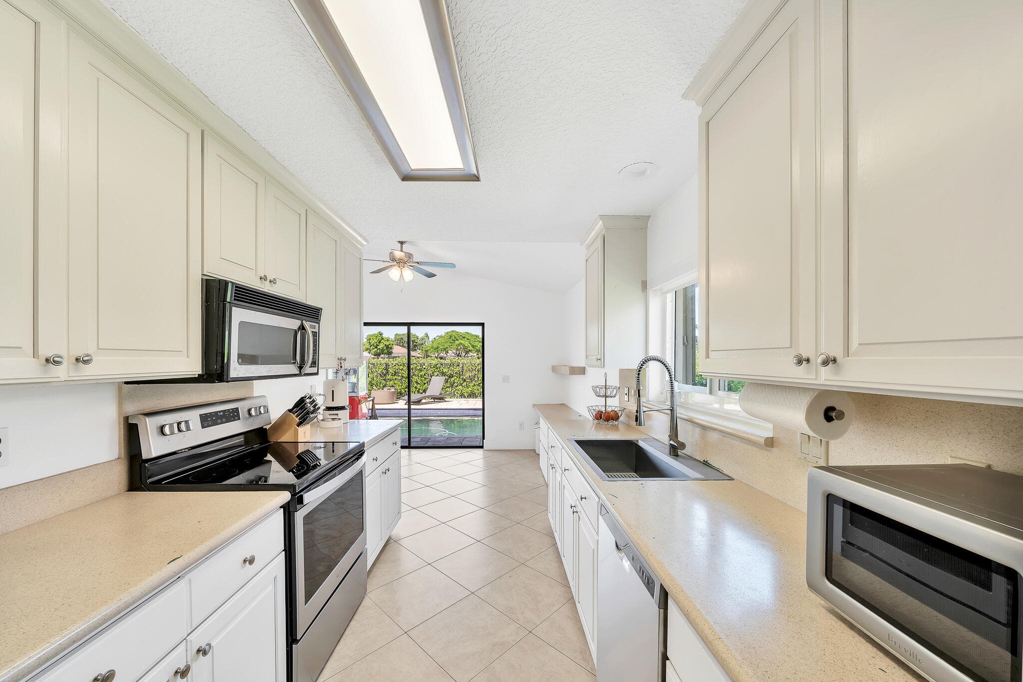 10255 Sunset Bend Drive, Boca Raton, FL 33428 — photo 5 of 88