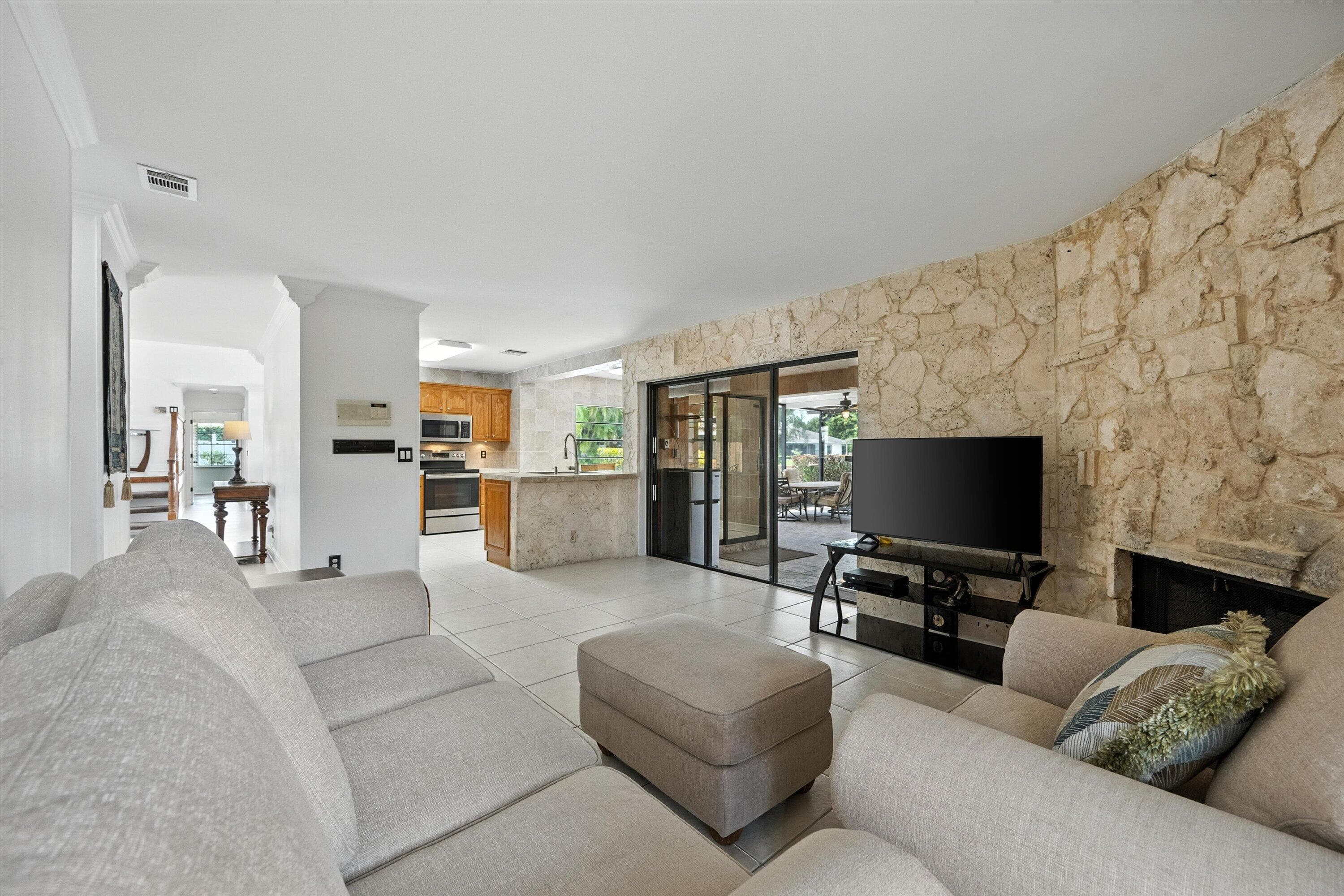 2195 Portland Court, Wellington, FL 33414 — photo 11 of 39