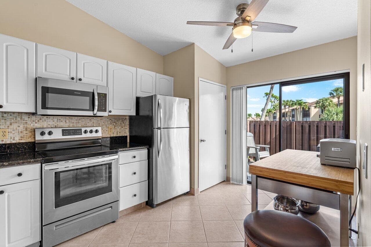 816 Sky Pine Way G, Greenacres, FL 33415 — photo 11 of 38