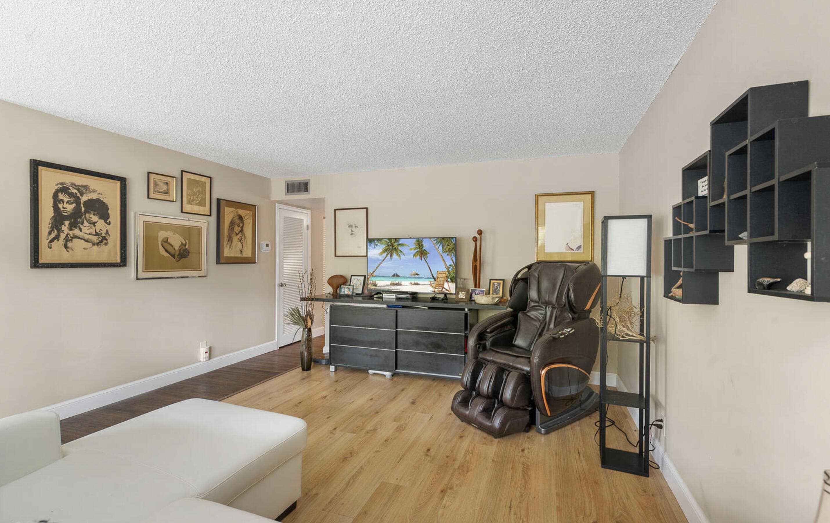 106 Wellington M 1, West Palm Beach, FL 33417 — photo 10 of 19