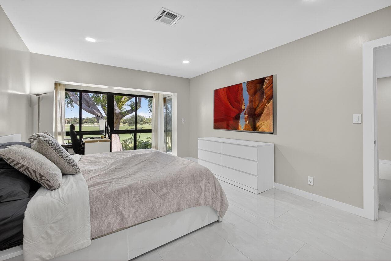 1731 Presidential Way C-203, West Palm Beach, FL 33401 — photo 37 of 58