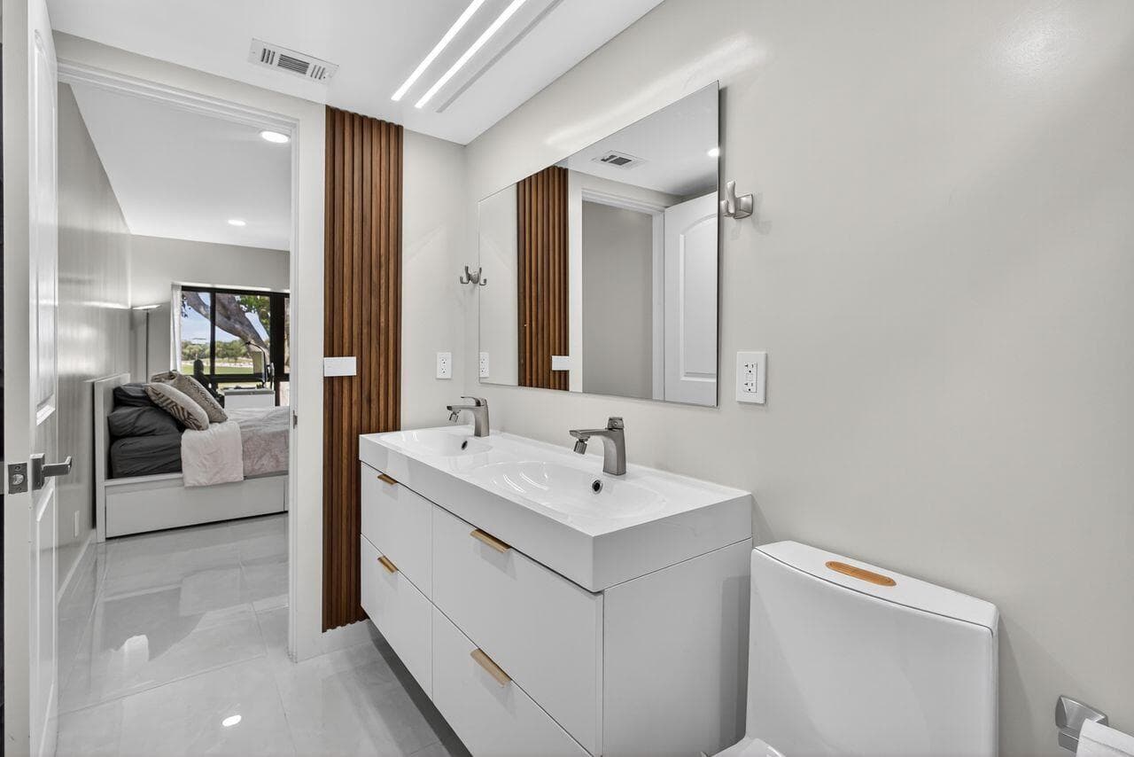 1731 Presidential Way C-203, West Palm Beach, FL 33401 — photo 45 of 58