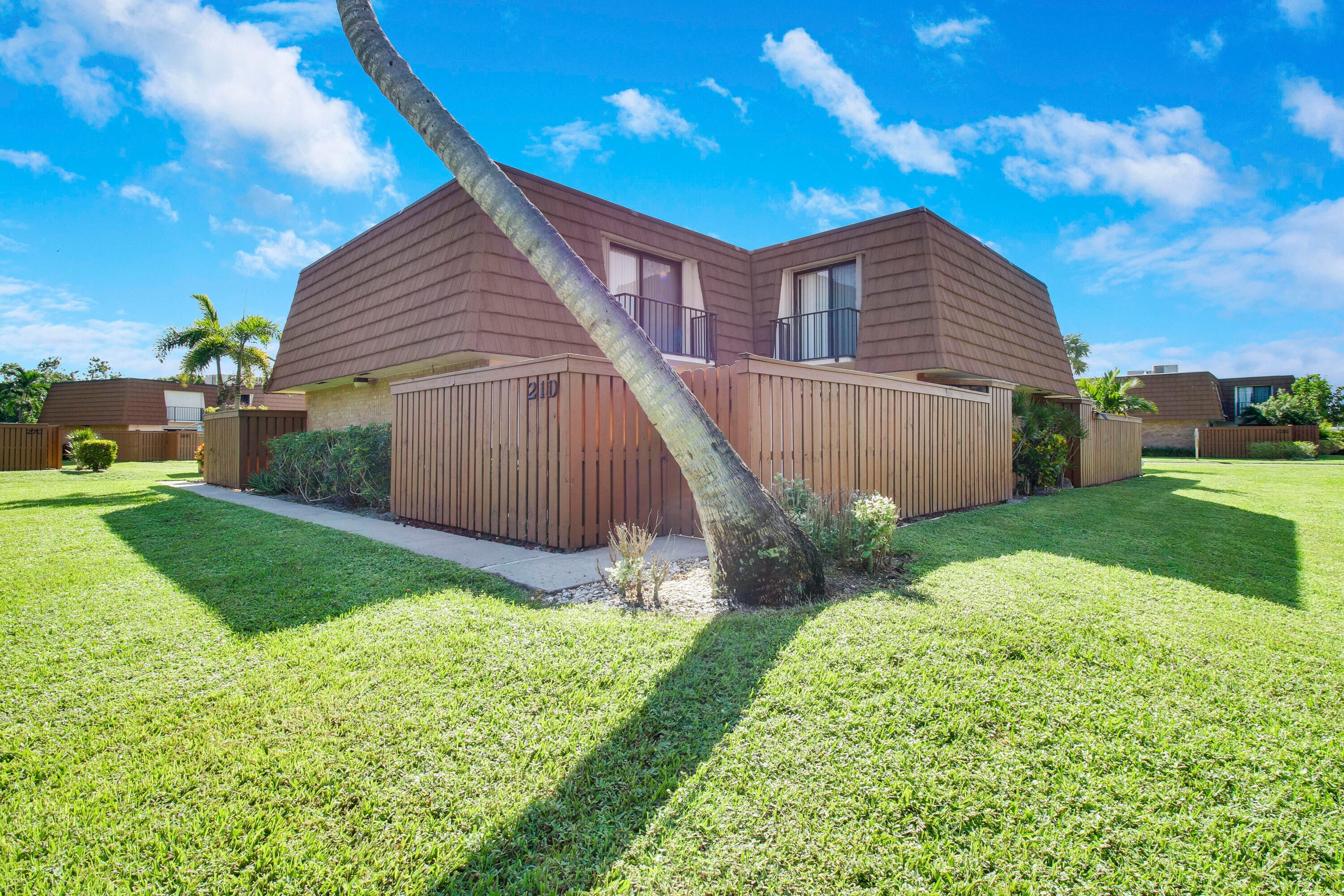 3900 County Line Road 21d, Tequesta, FL 33469 — photo 2 of 43