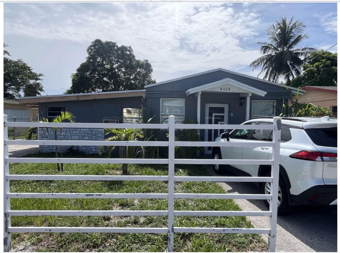 4108 Greenwood Avenue, West Palm Beach, FL 33407 — photo 1 of 22