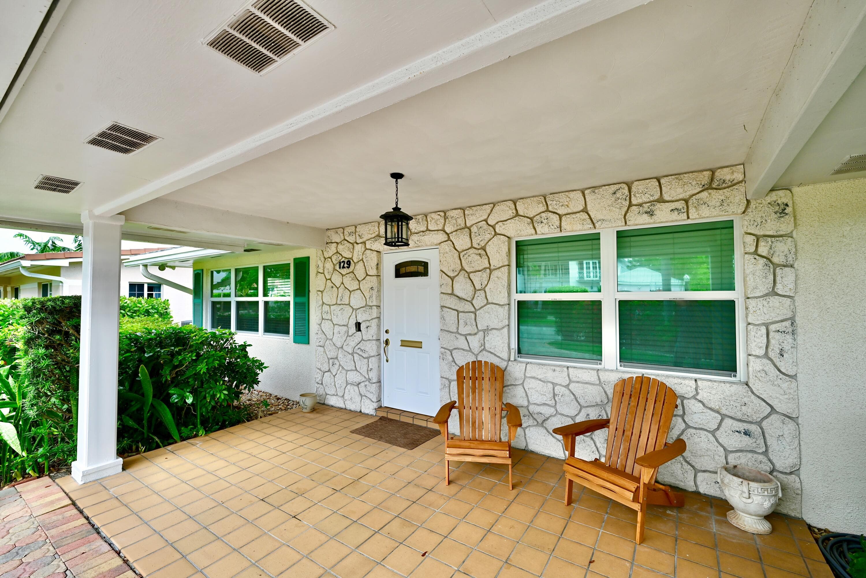 129 Alhambra Place, West Palm Beach, FL 33405 — photo 2 of 41