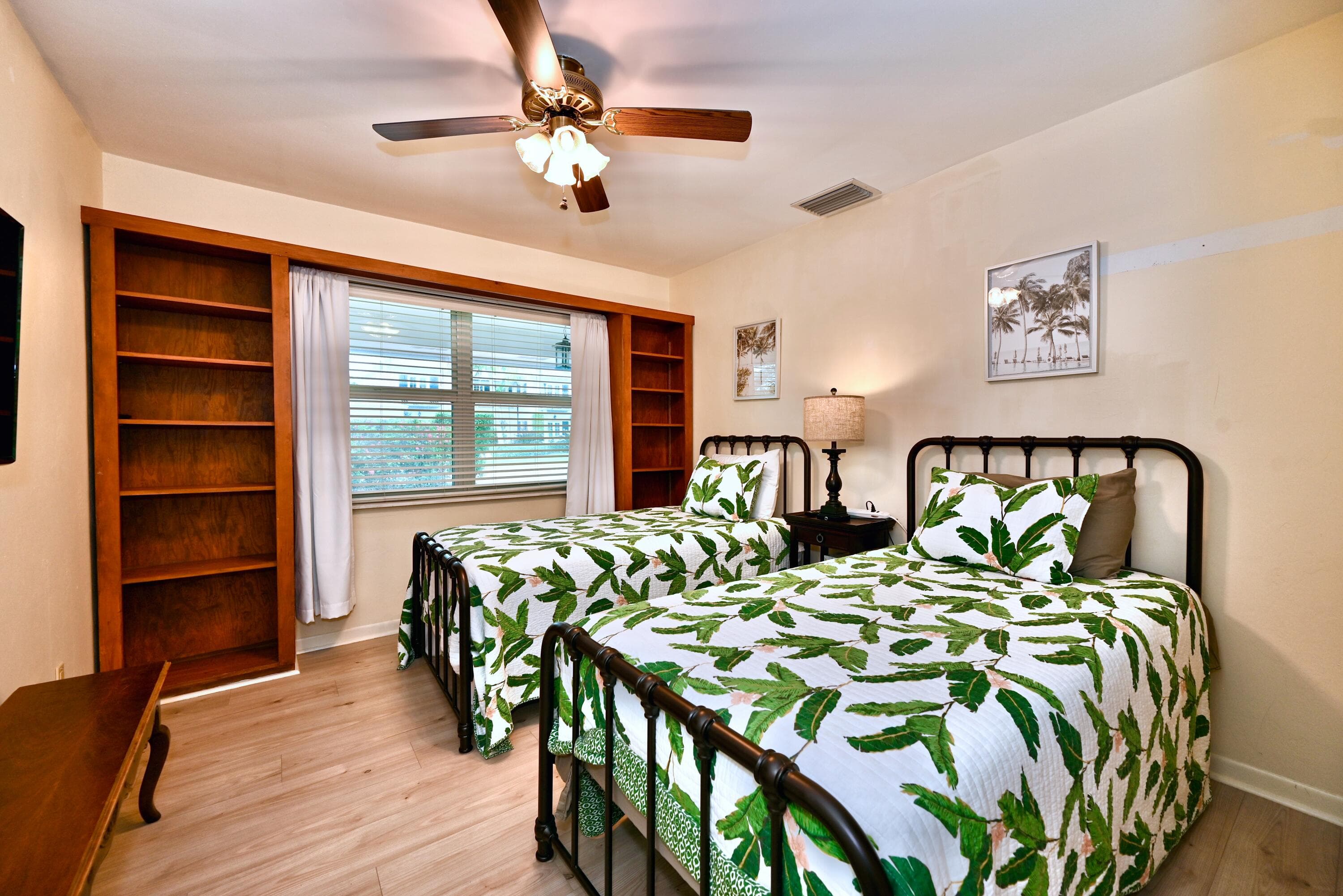 129 Alhambra Place, West Palm Beach, FL 33405 — photo 24 of 41