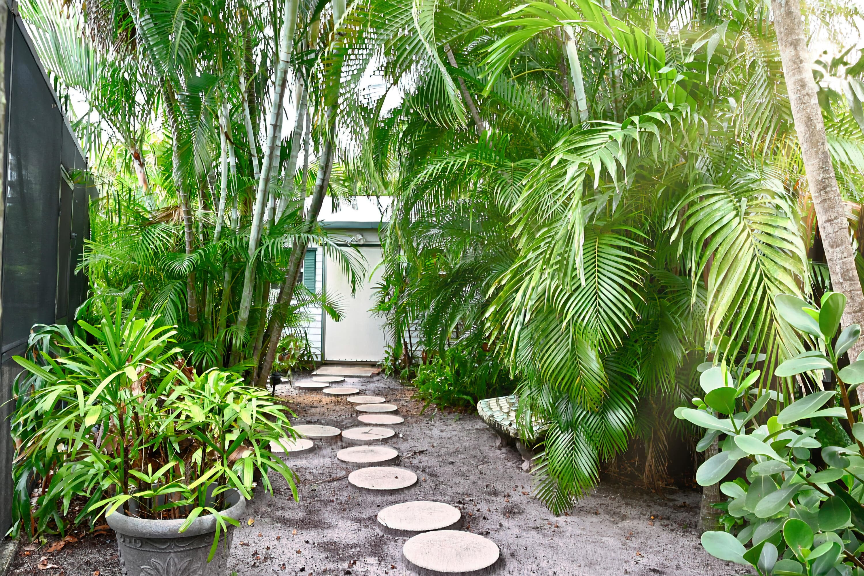 129 Alhambra Place, West Palm Beach, FL 33405 — photo 38 of 41