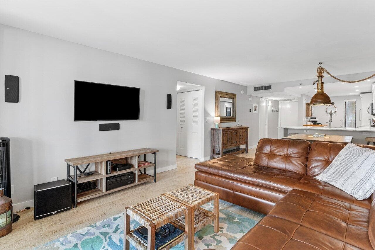 17 Royal Palm Way 105, Boca Raton, FL 33432 — photo 12 of 47