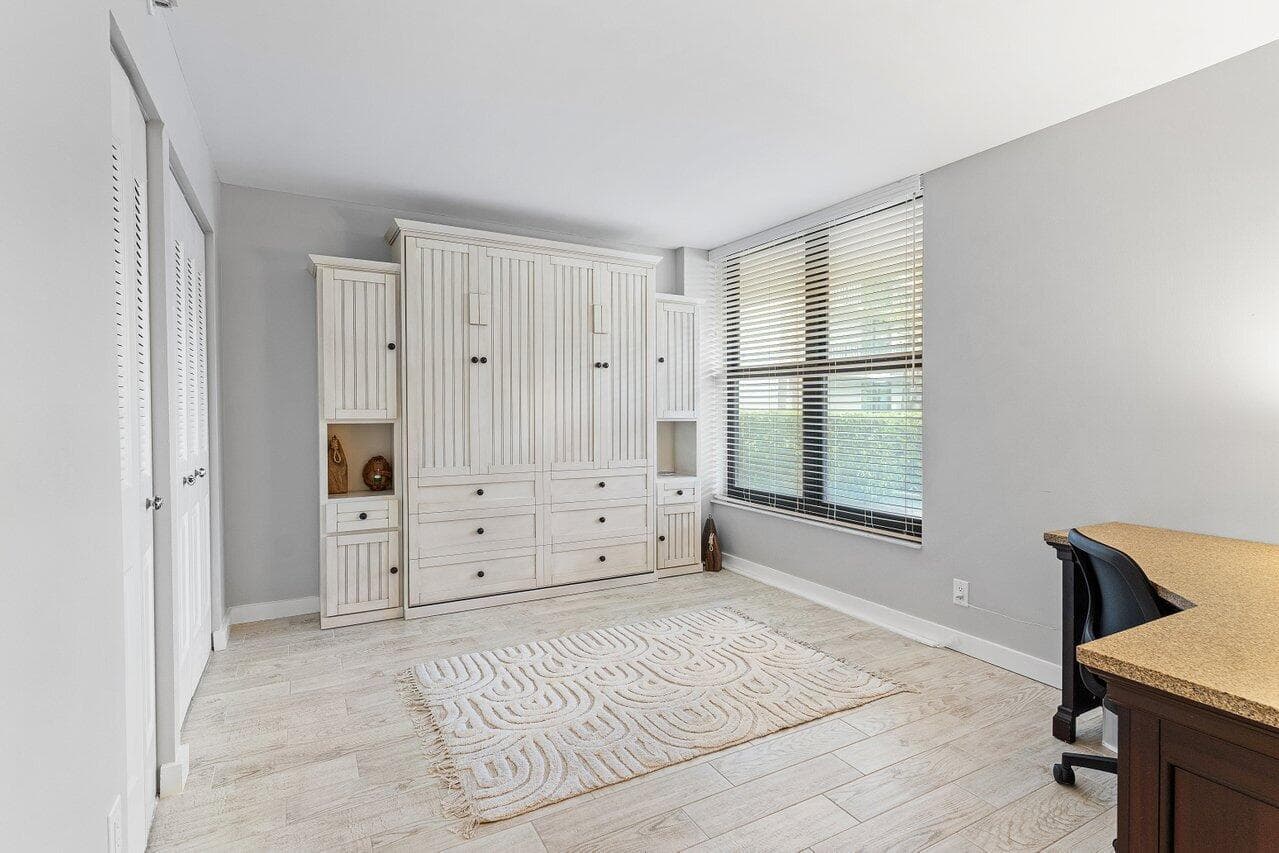 17 Royal Palm Way 105, Boca Raton, FL 33432 — photo 13 of 47