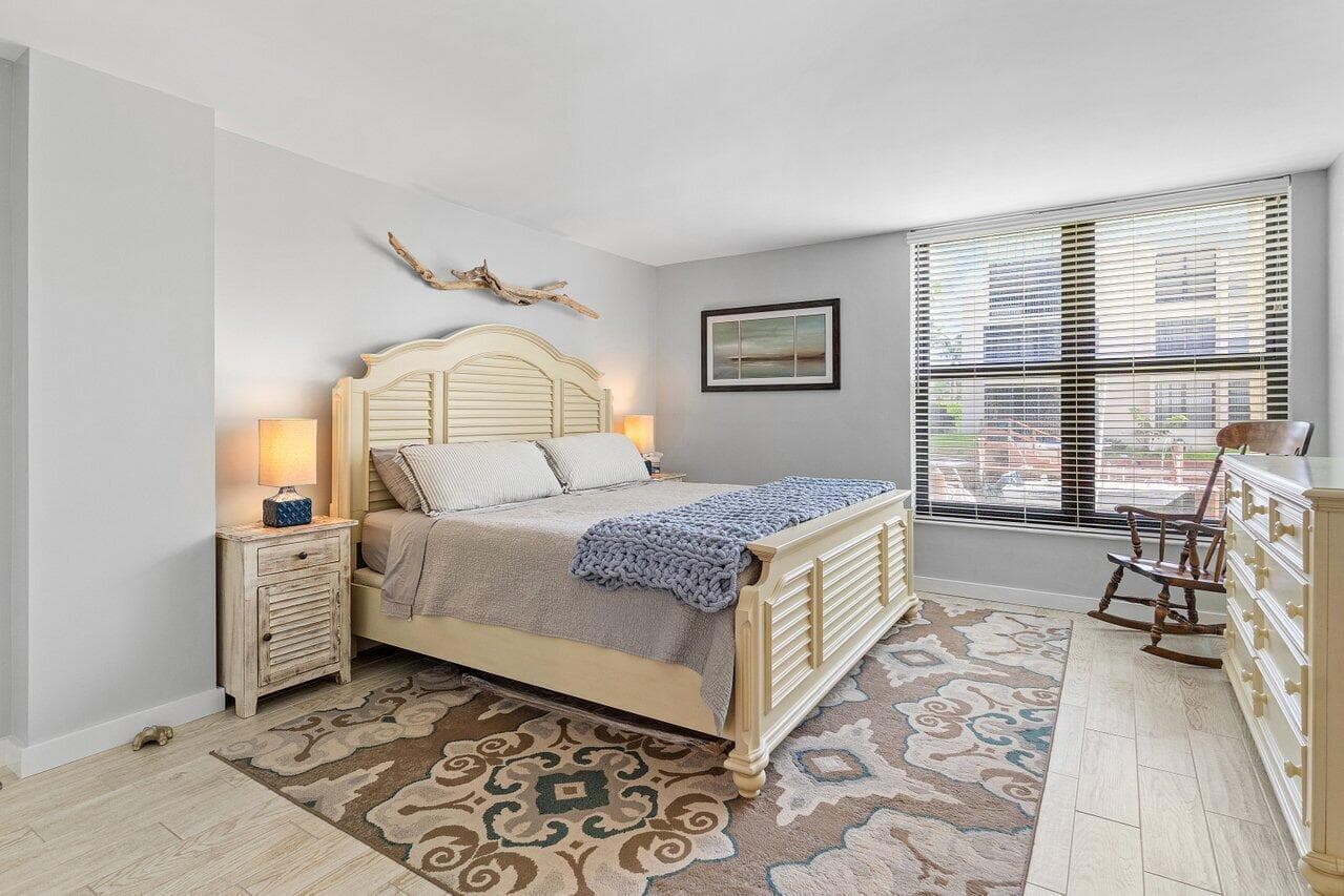 17 Royal Palm Way 105, Boca Raton, FL 33432 — photo 17 of 47